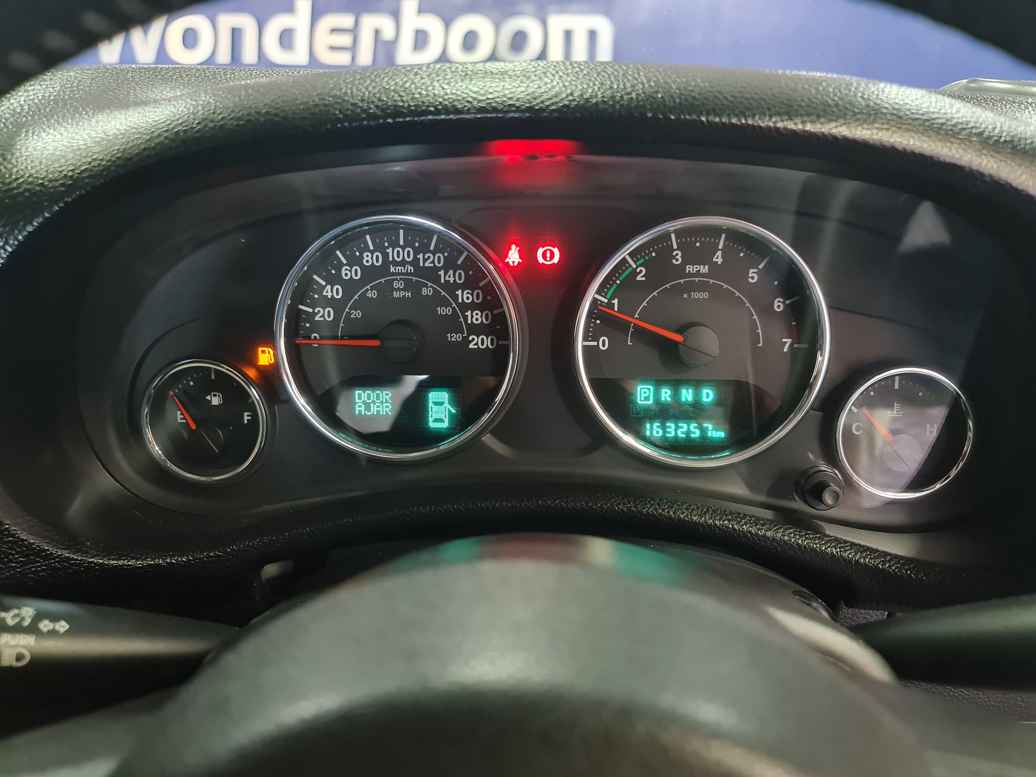 JEEP WRANGLER SAHARA 3.6L V6 A/T 2DR