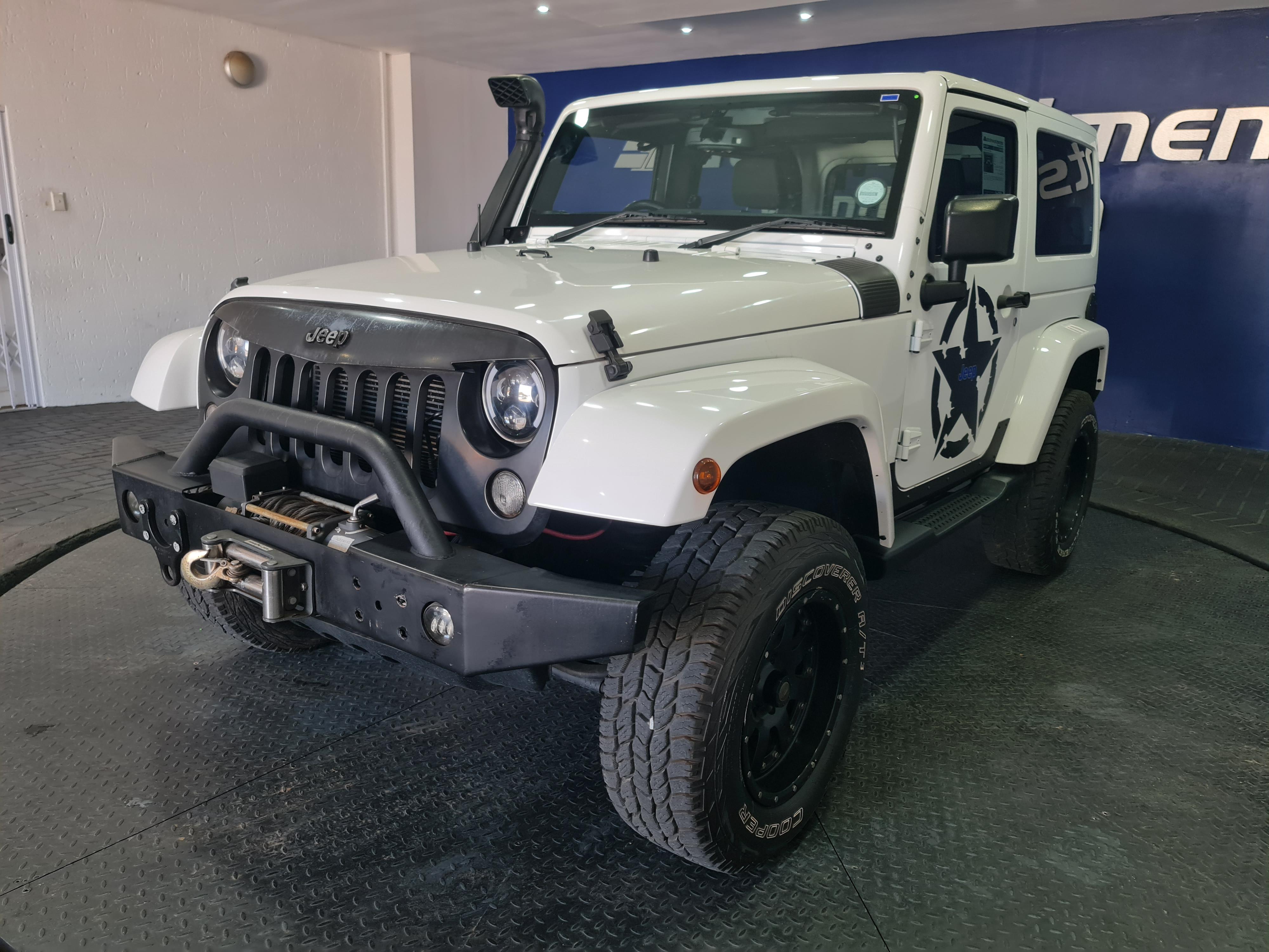 JEEP WRANGLER SAHARA 3.6L V6 A/T 2DR