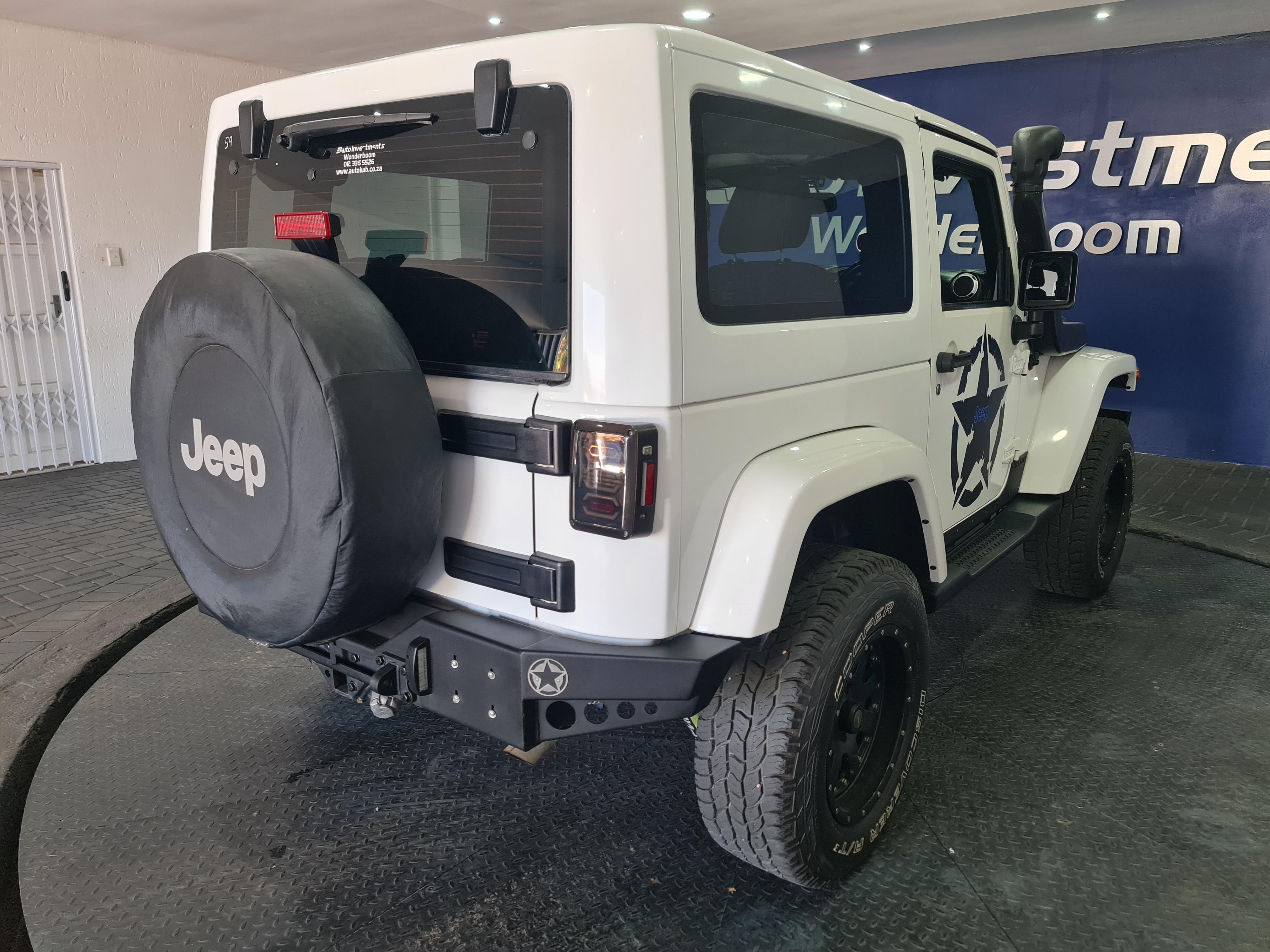 JEEP WRANGLER SAHARA 3.6L V6 A/T 2DR