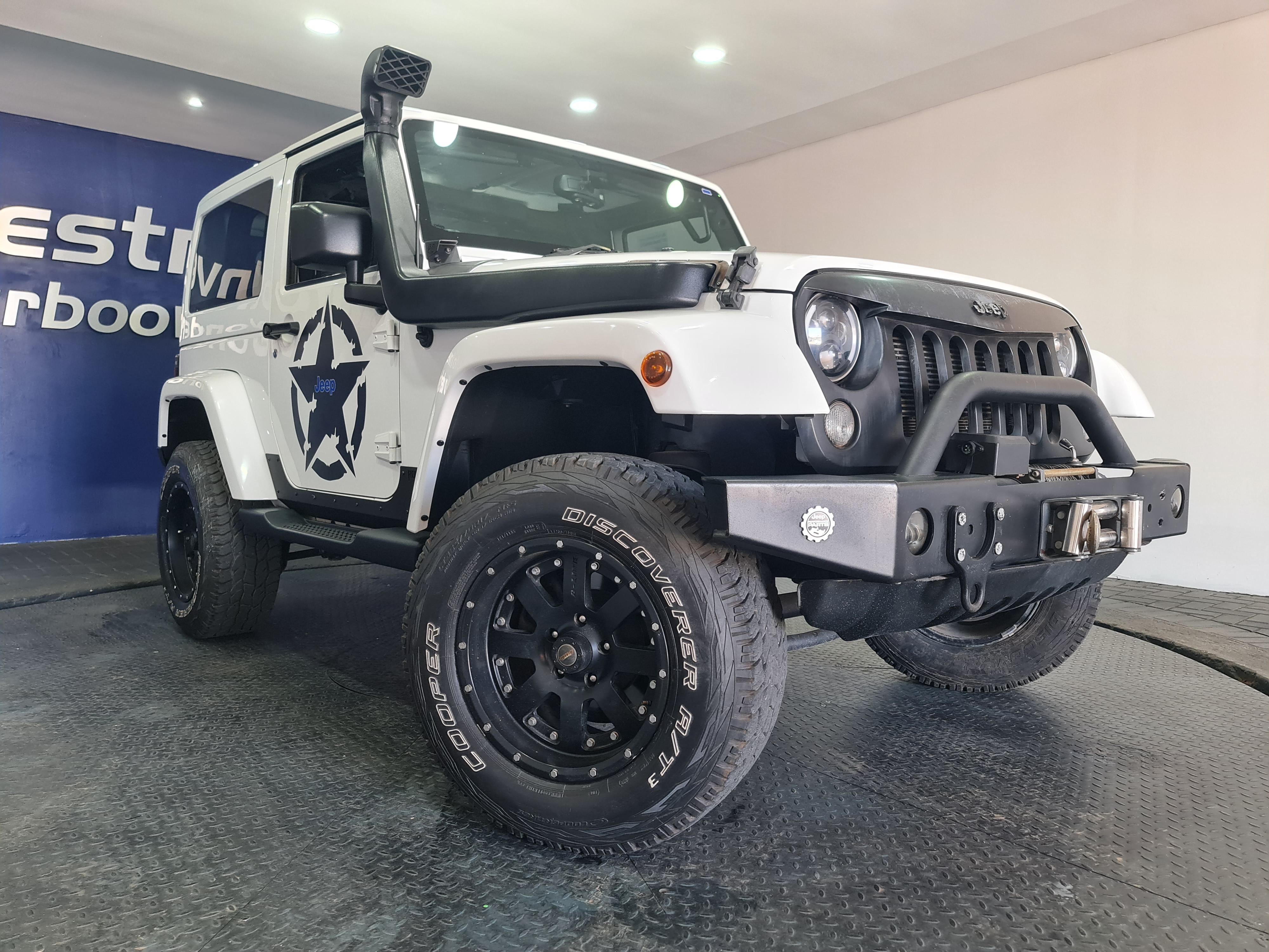 JEEP WRANGLER SAHARA 3.6L V6 A/T 2DR