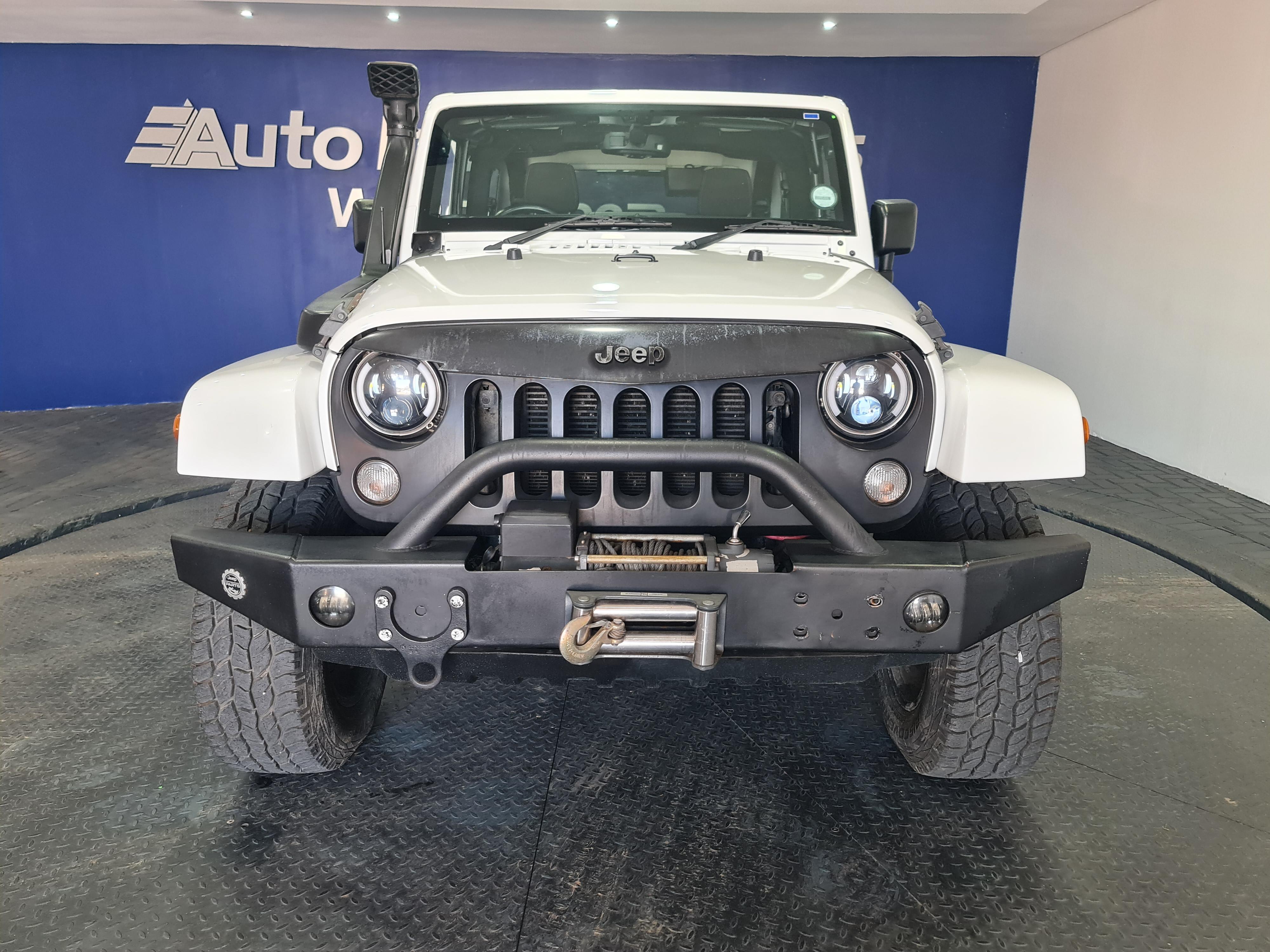 JEEP WRANGLER SAHARA 3.6L V6 A/T 2DR