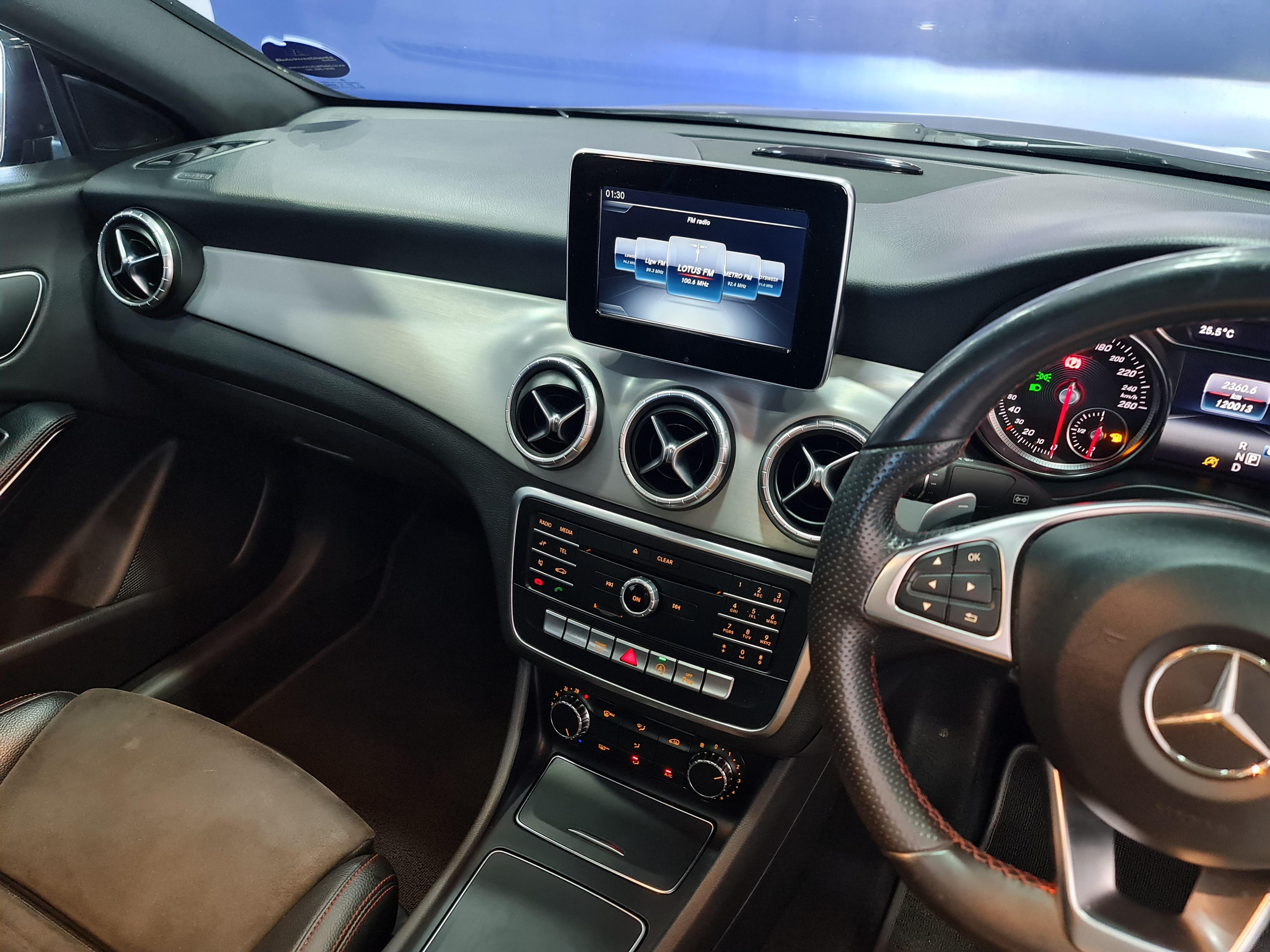MERCEDES-BENZ CLA 200 AMG A/T