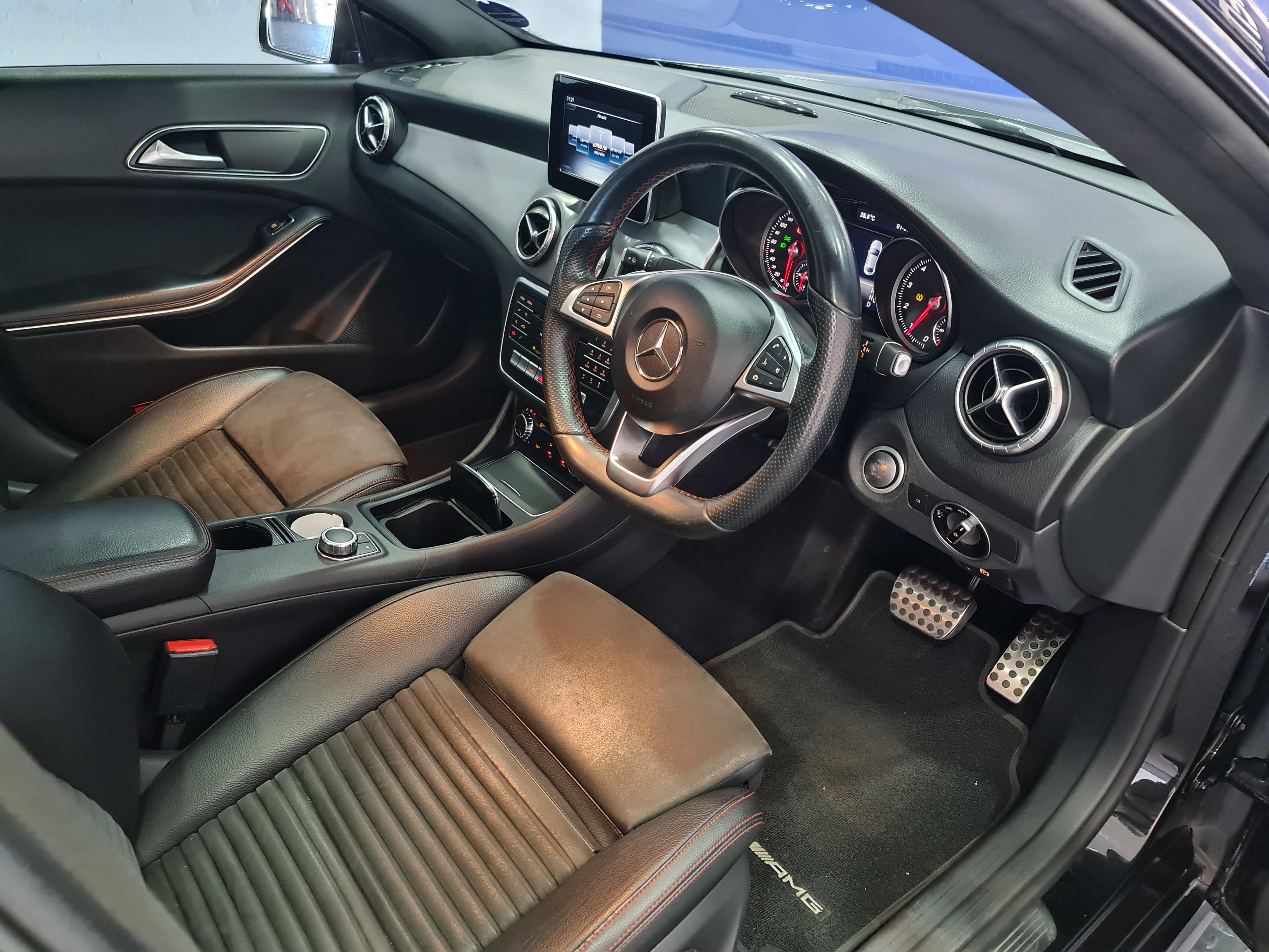 MERCEDES-BENZ CLA 200 AMG A/T