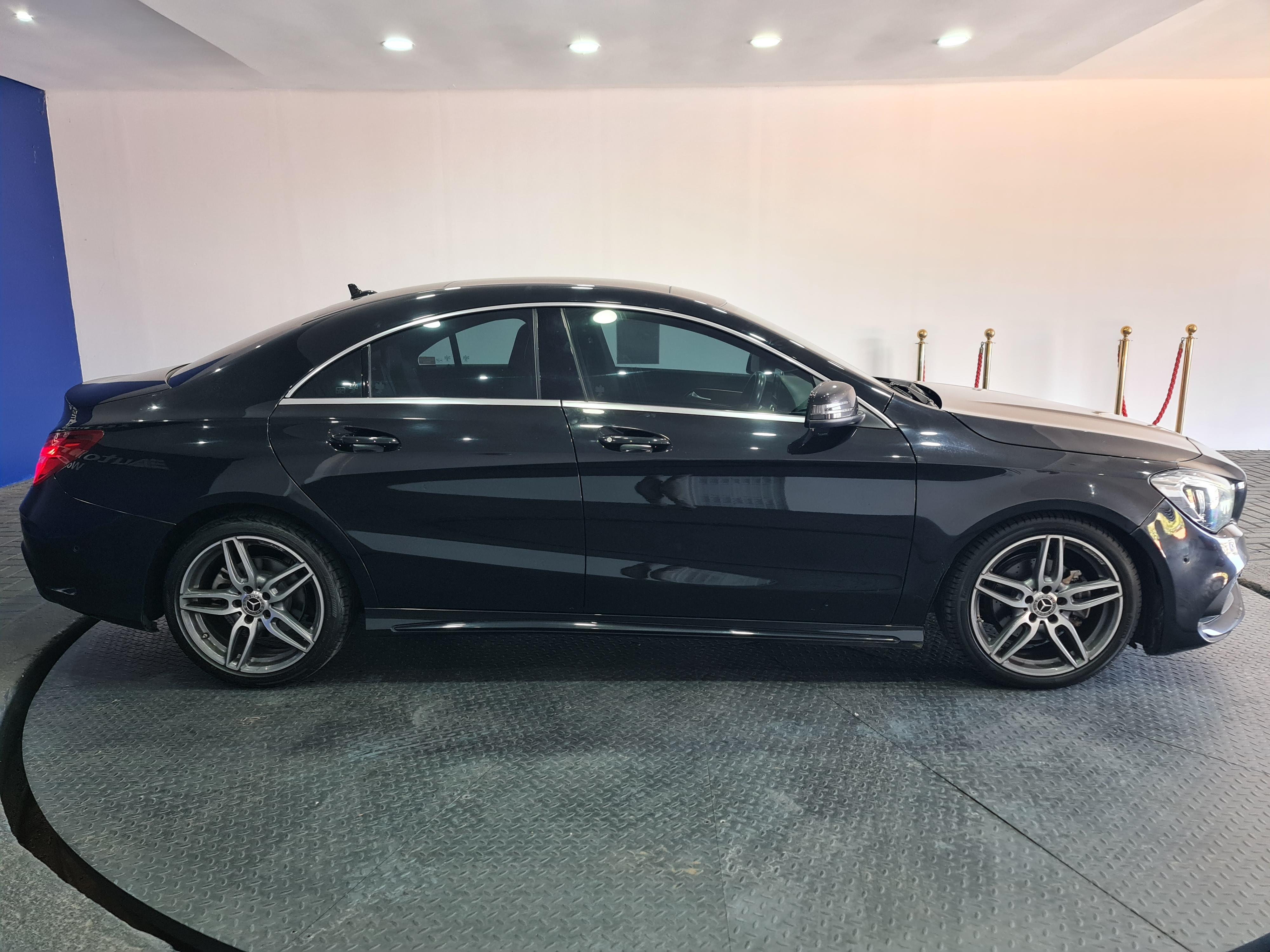 MERCEDES-BENZ CLA 200 AMG A/T
