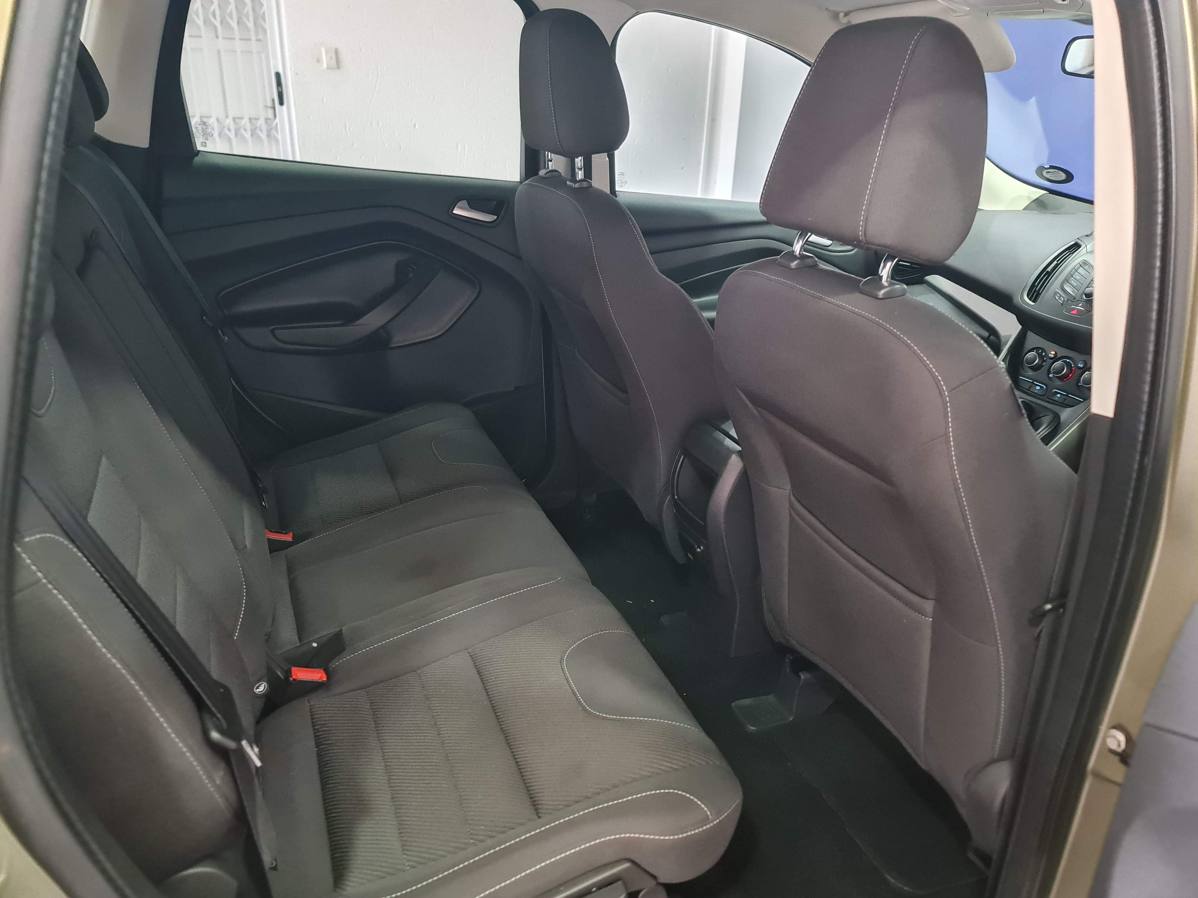 FORD KUGA 1.5 ECOBOOST AMBIENTE