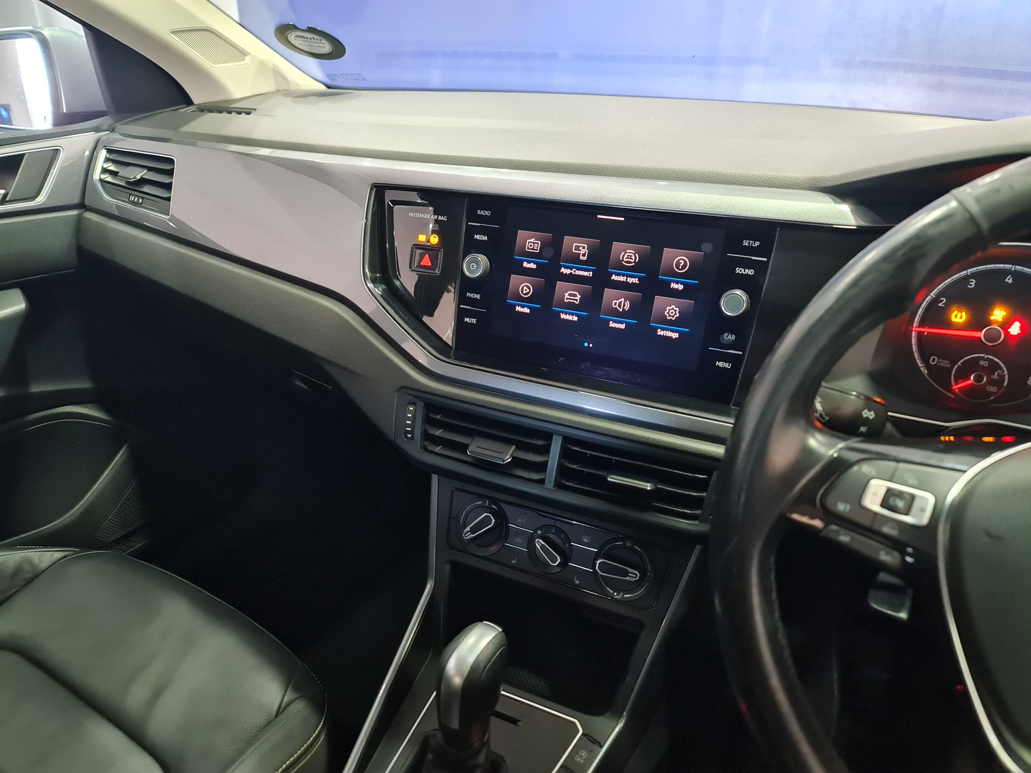 VOLKSWAGEN POLO 1.0 TSI HIGHLINE DSG (85KW)