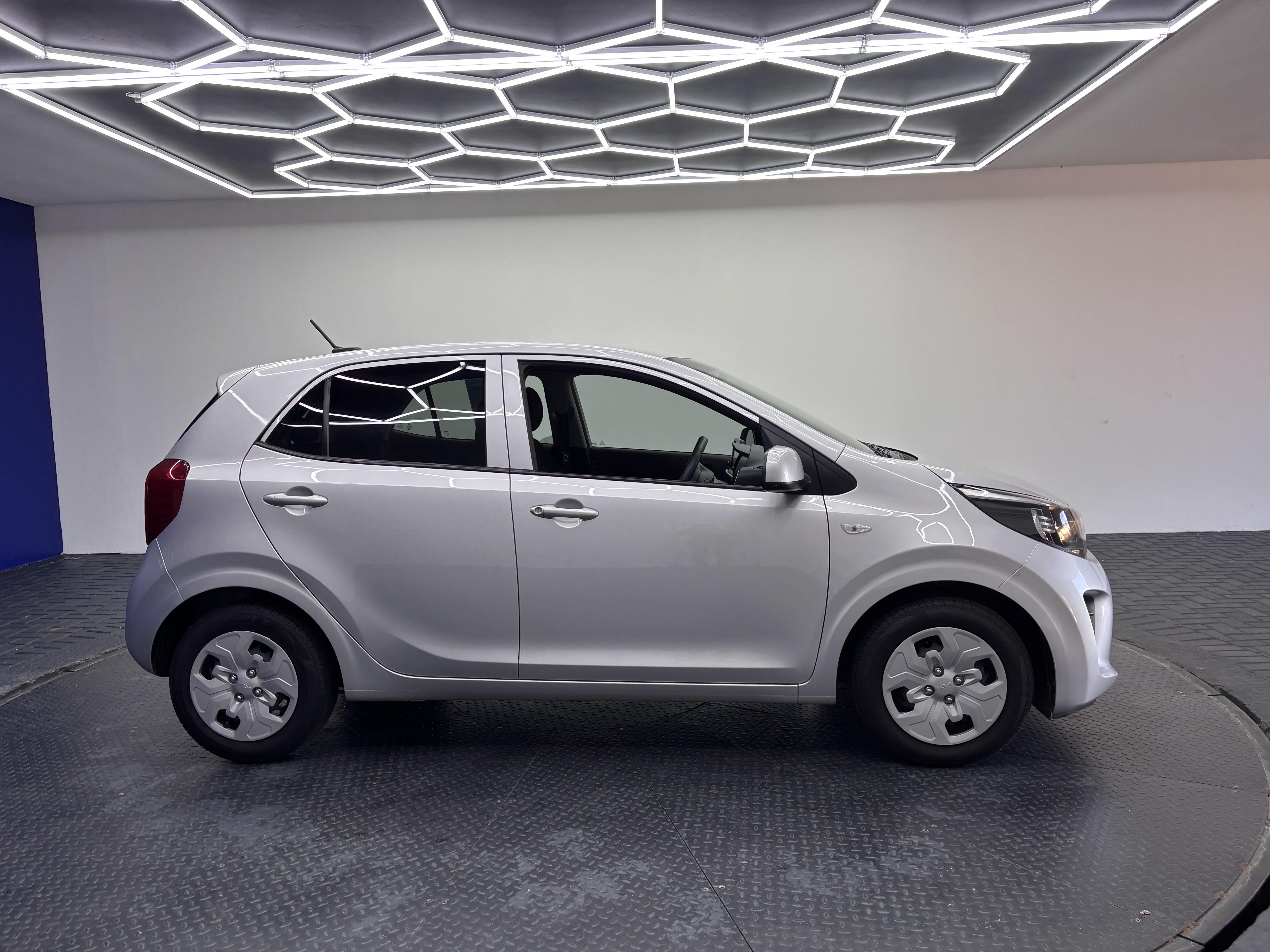 KIA PICANTO 1.0 STREET A/T