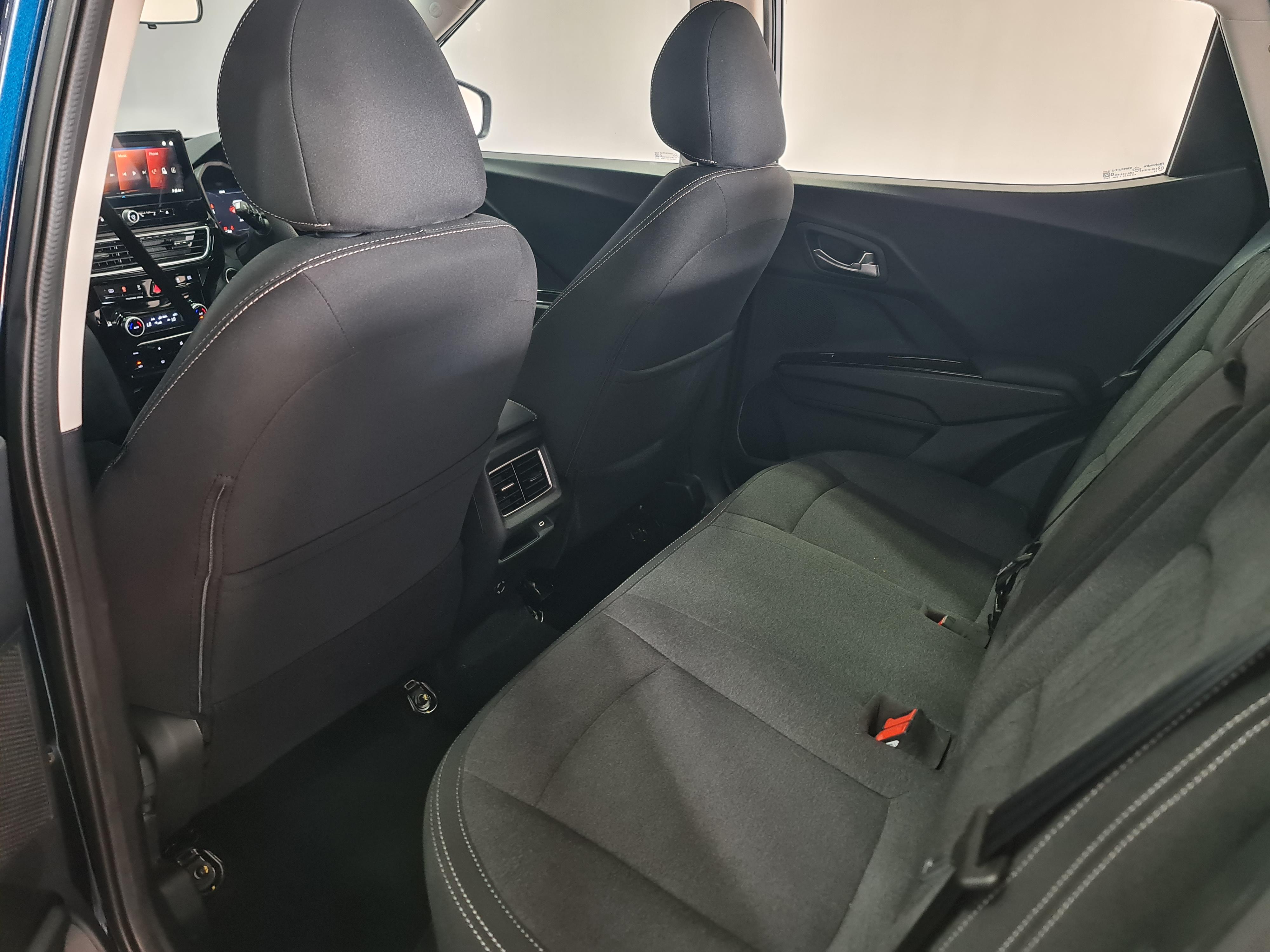 MAHINDRA XUV 3XO 1.2T AX5 A/T 