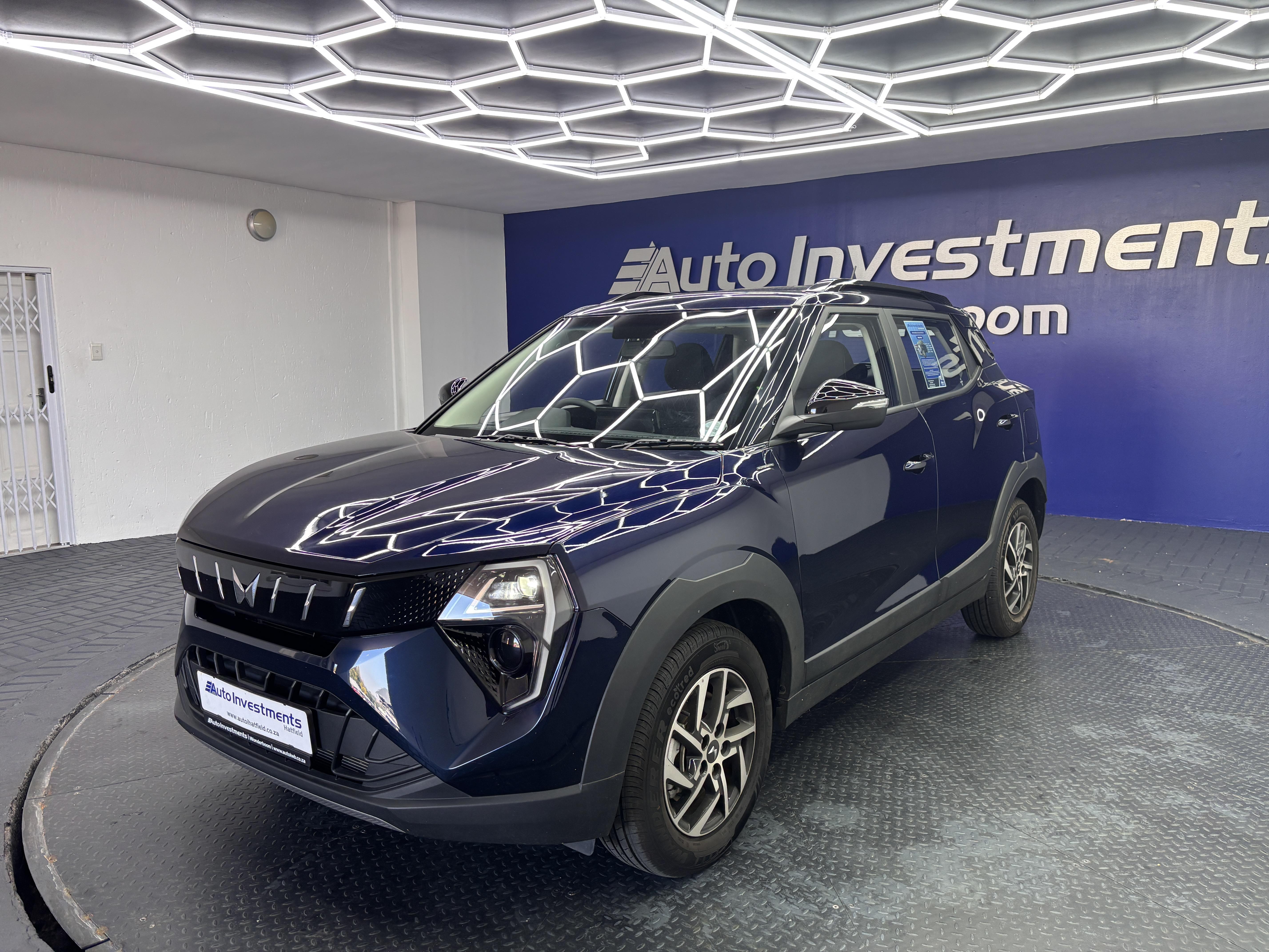 MAHINDRA XUV 3XO 1.2T AX5 A/T 