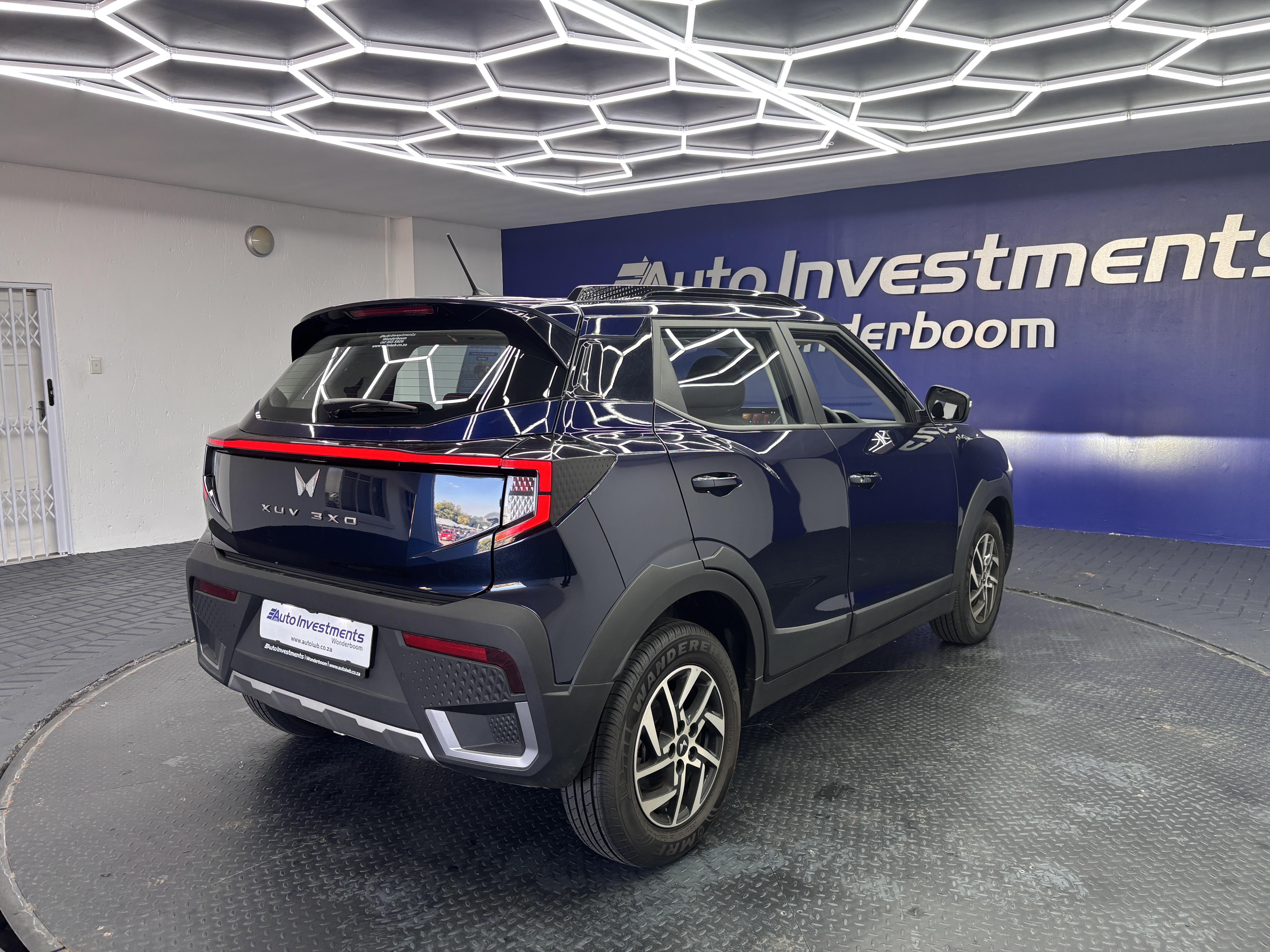 MAHINDRA XUV 3XO 1.2T AX5 A/T 
