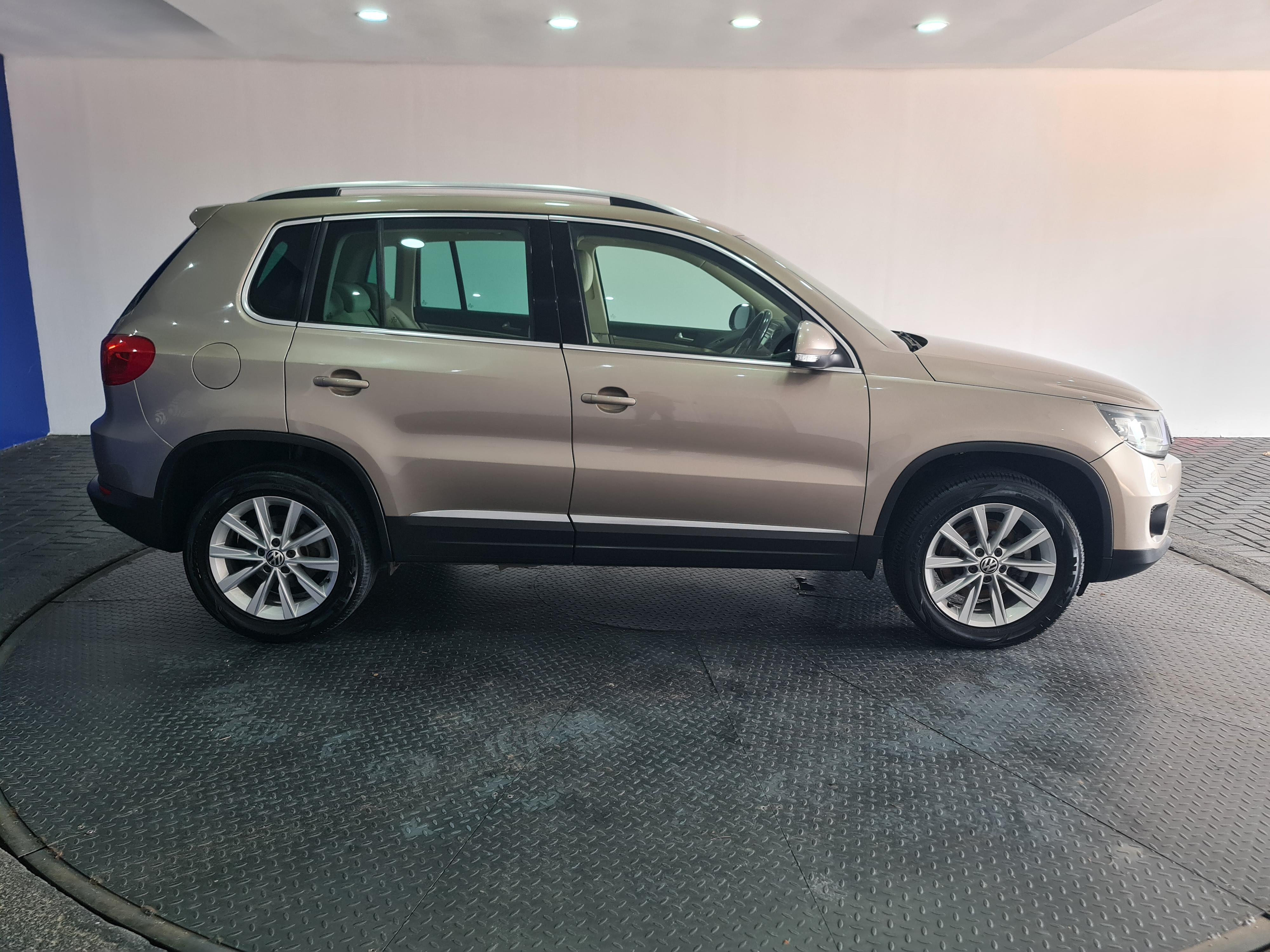 VOLKSWAGEN TIGUAN 2.0 TDI SPRT-STYL 4/MOT DSG