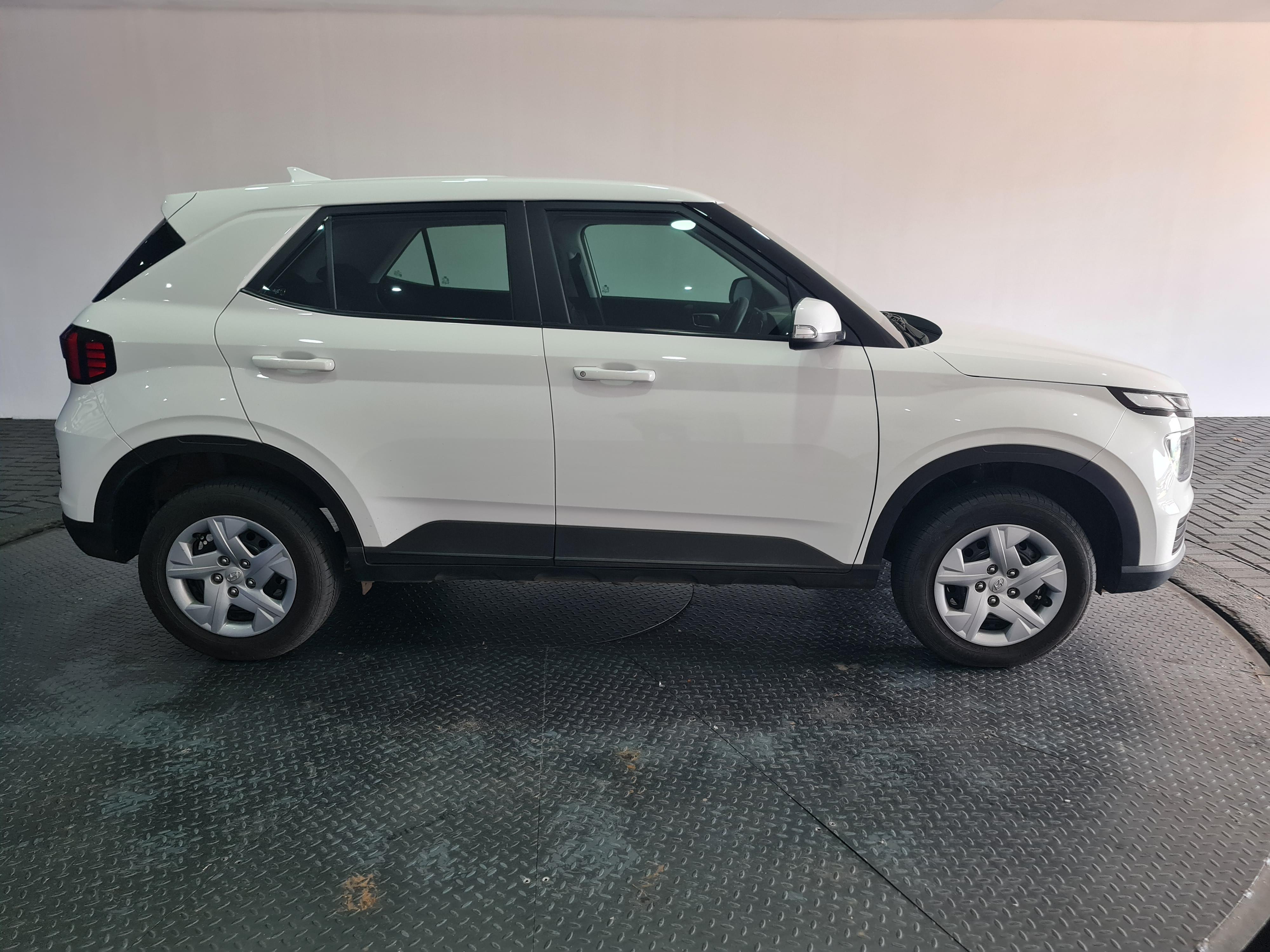 HYUNDAI VENUE 1.2 MOTION