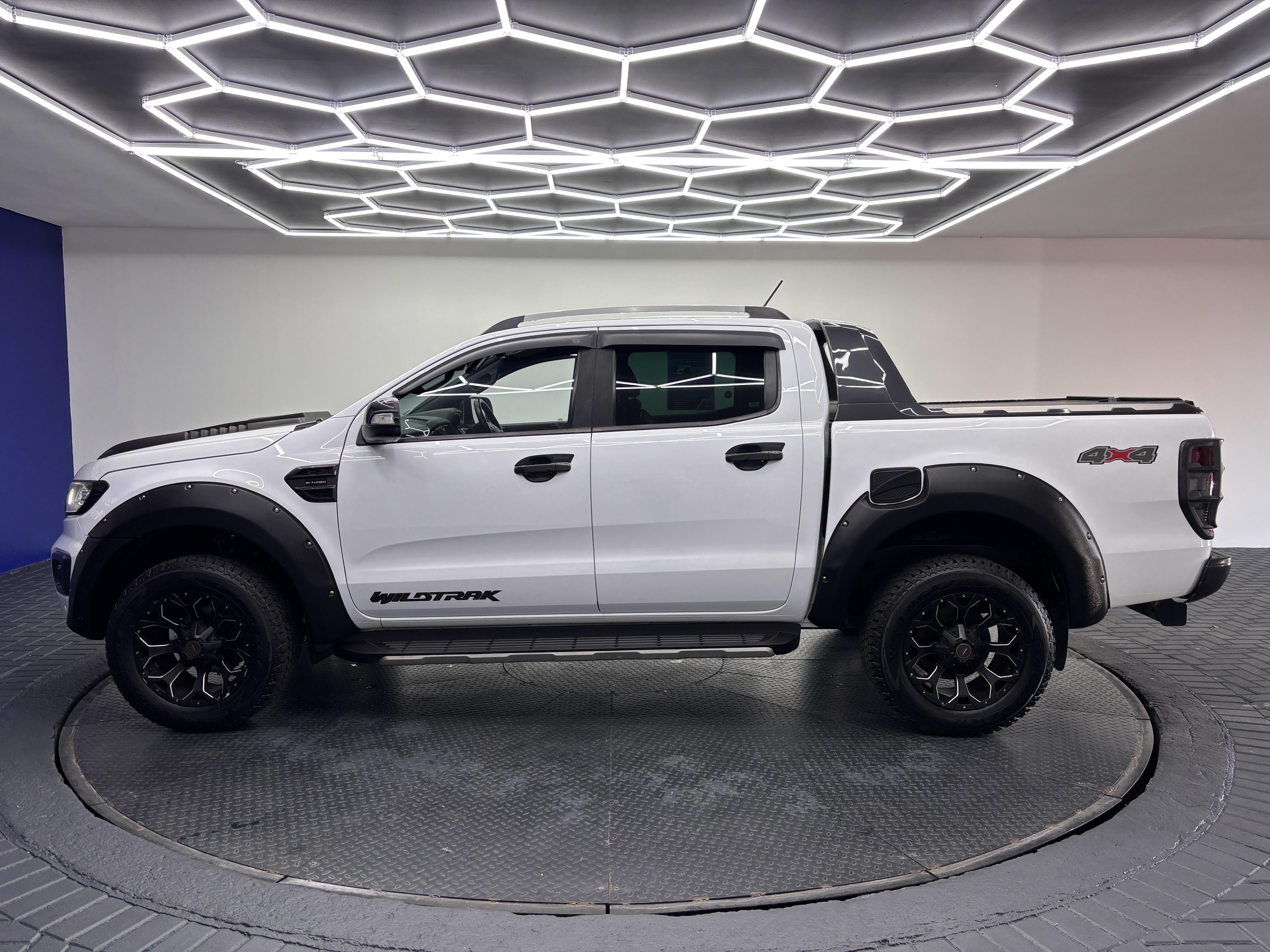 FORD RANGER 2.0D BI-TURBO WILDTRAK 4X4 A/T P/U D/C