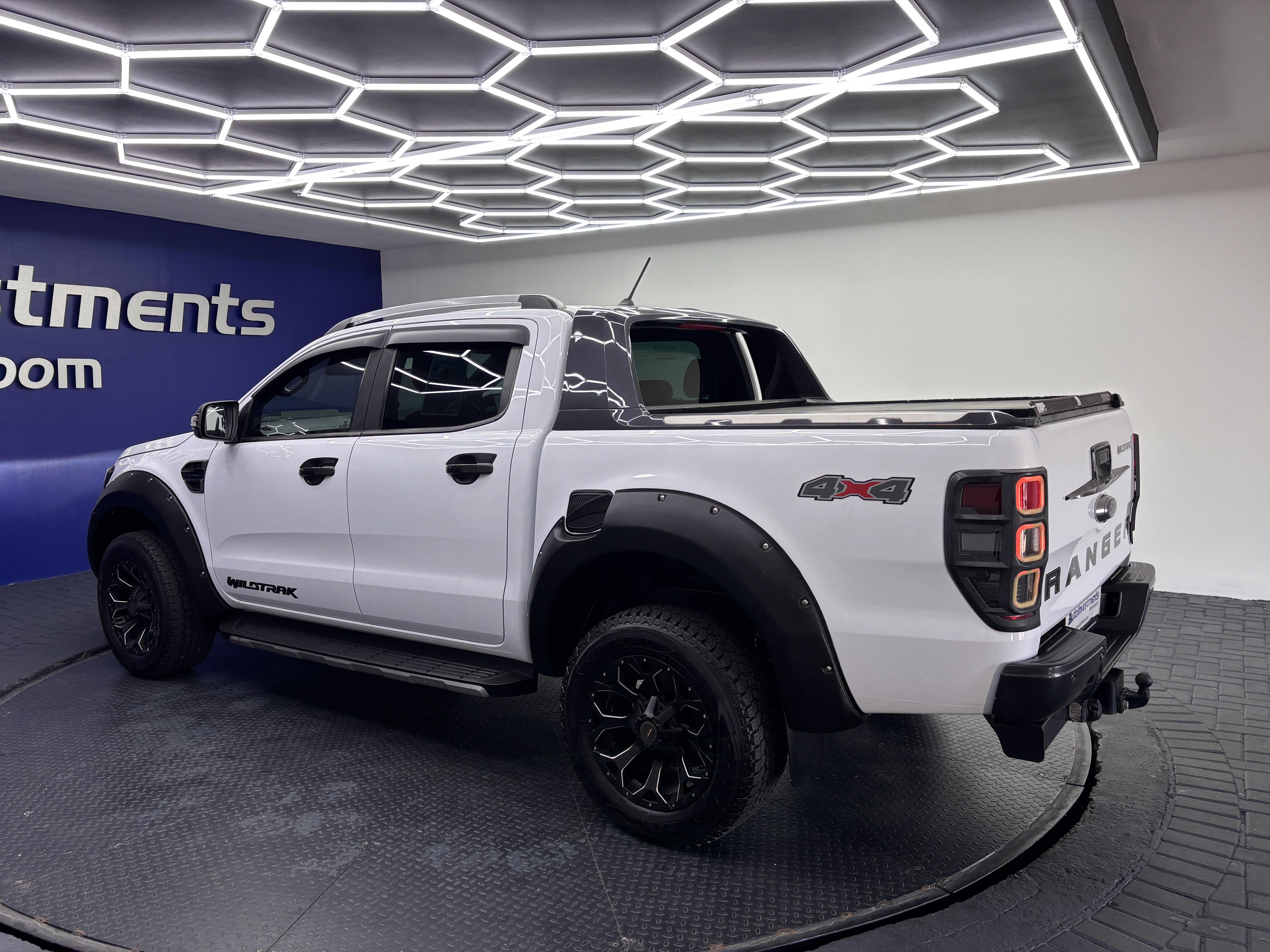 FORD RANGER 2.0D BI-TURBO WILDTRAK 4X4 A/T P/U D/C
