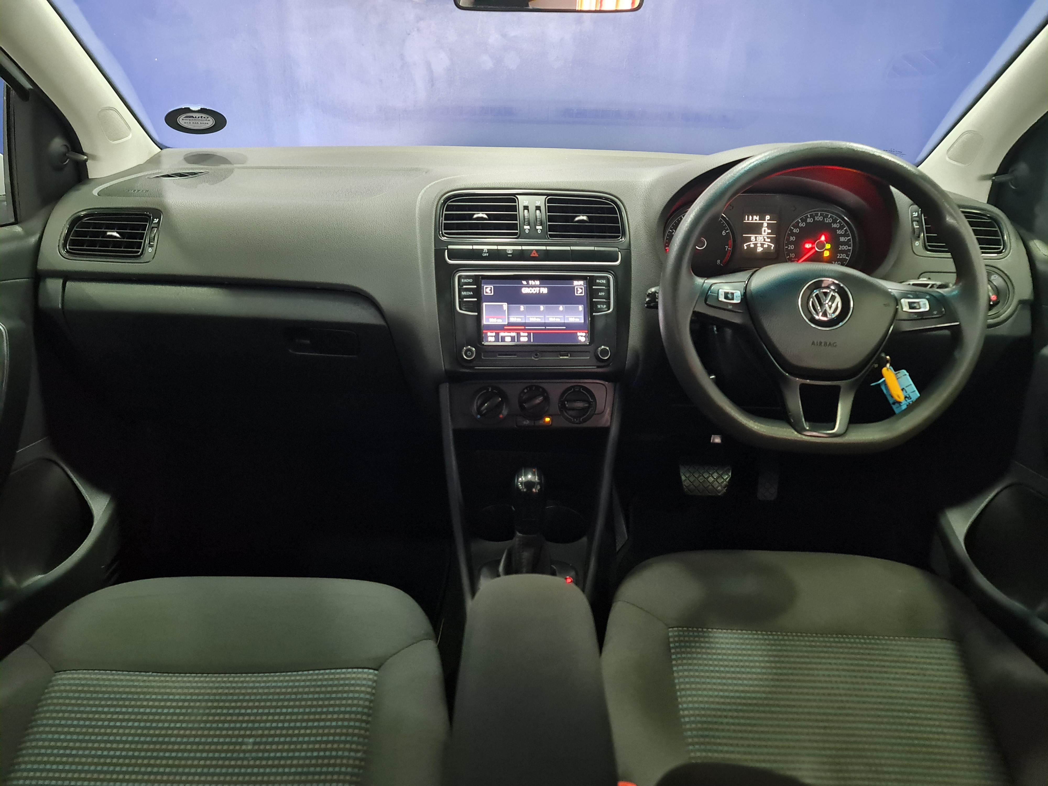 VOLKSWAGEN POLO VIVO 1.6 COMFORTLINE TIP (5DR)