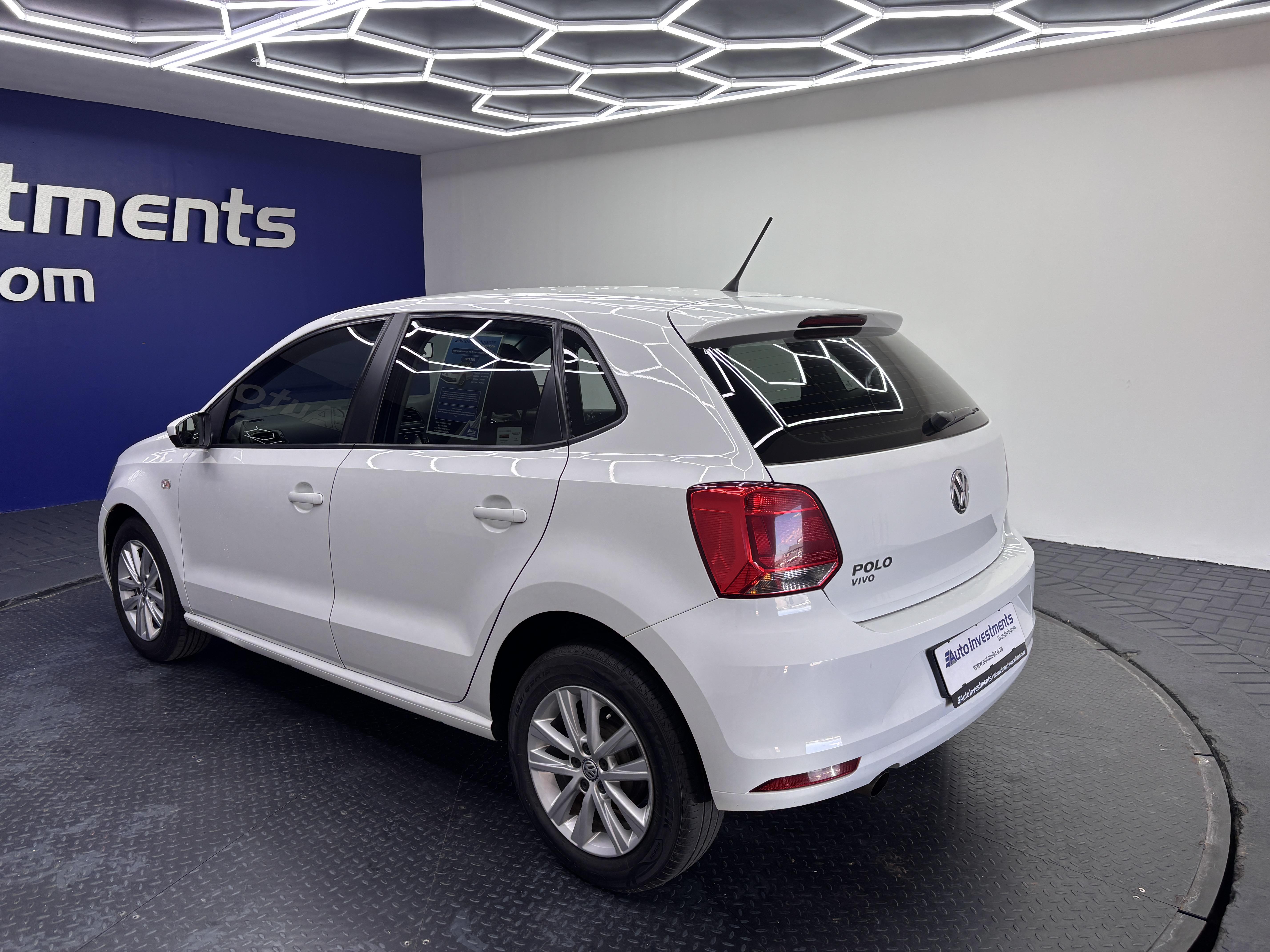 VOLKSWAGEN POLO VIVO 1.6 COMFORTLINE TIP (5DR)