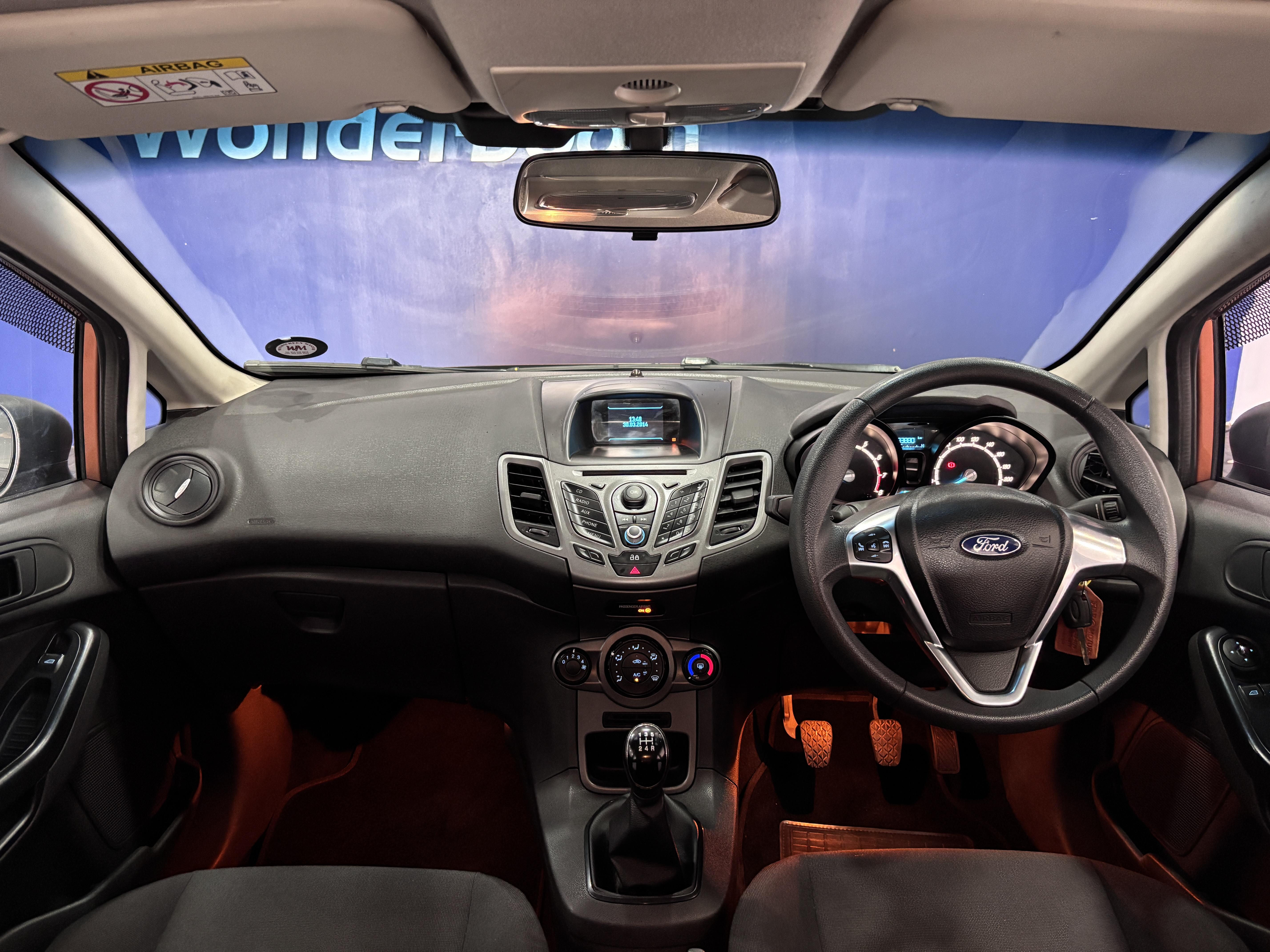FORD FIESTA 1.4 AMBIENTE 5 DR