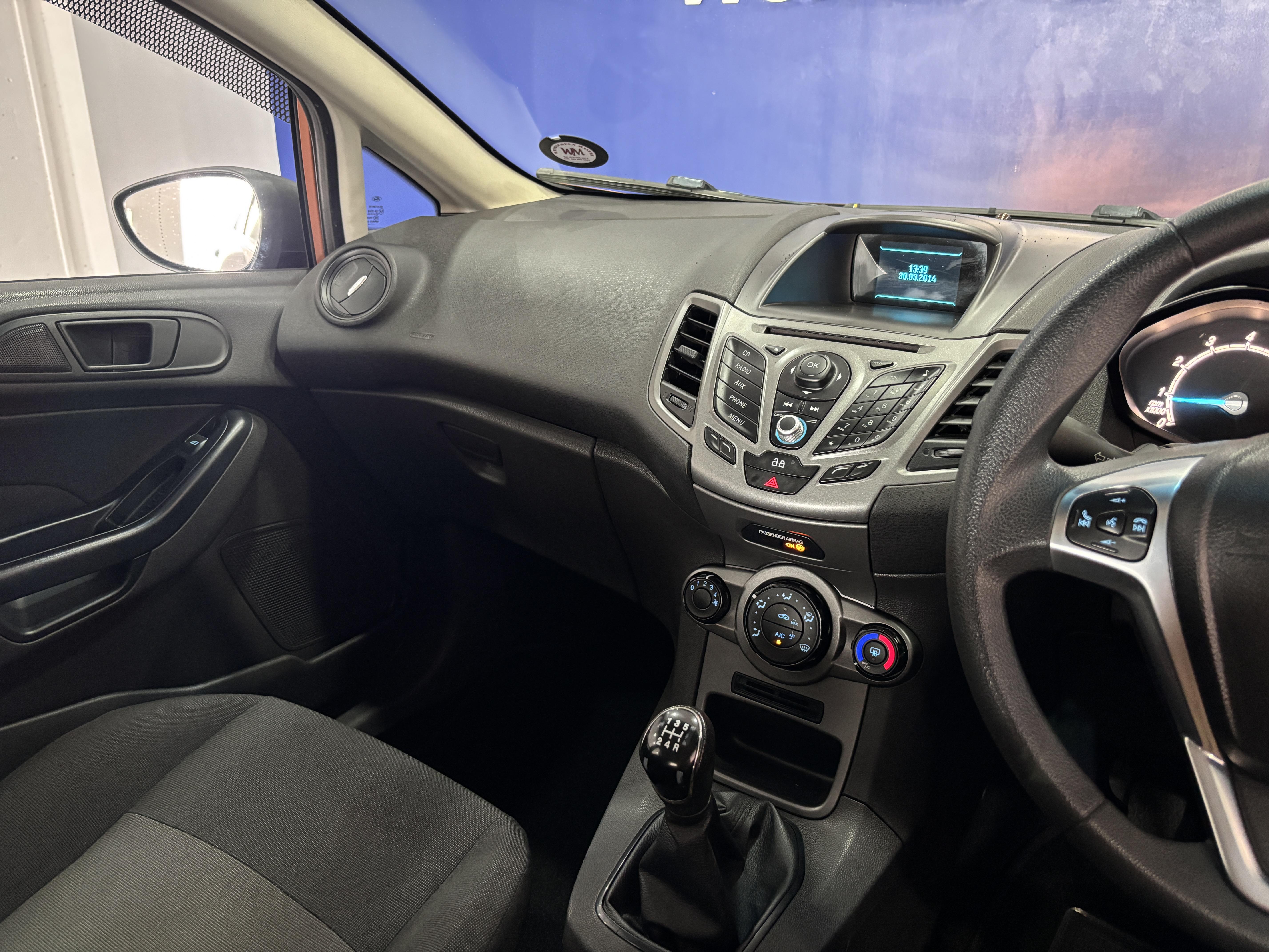 FORD FIESTA 1.4 AMBIENTE 5 DR