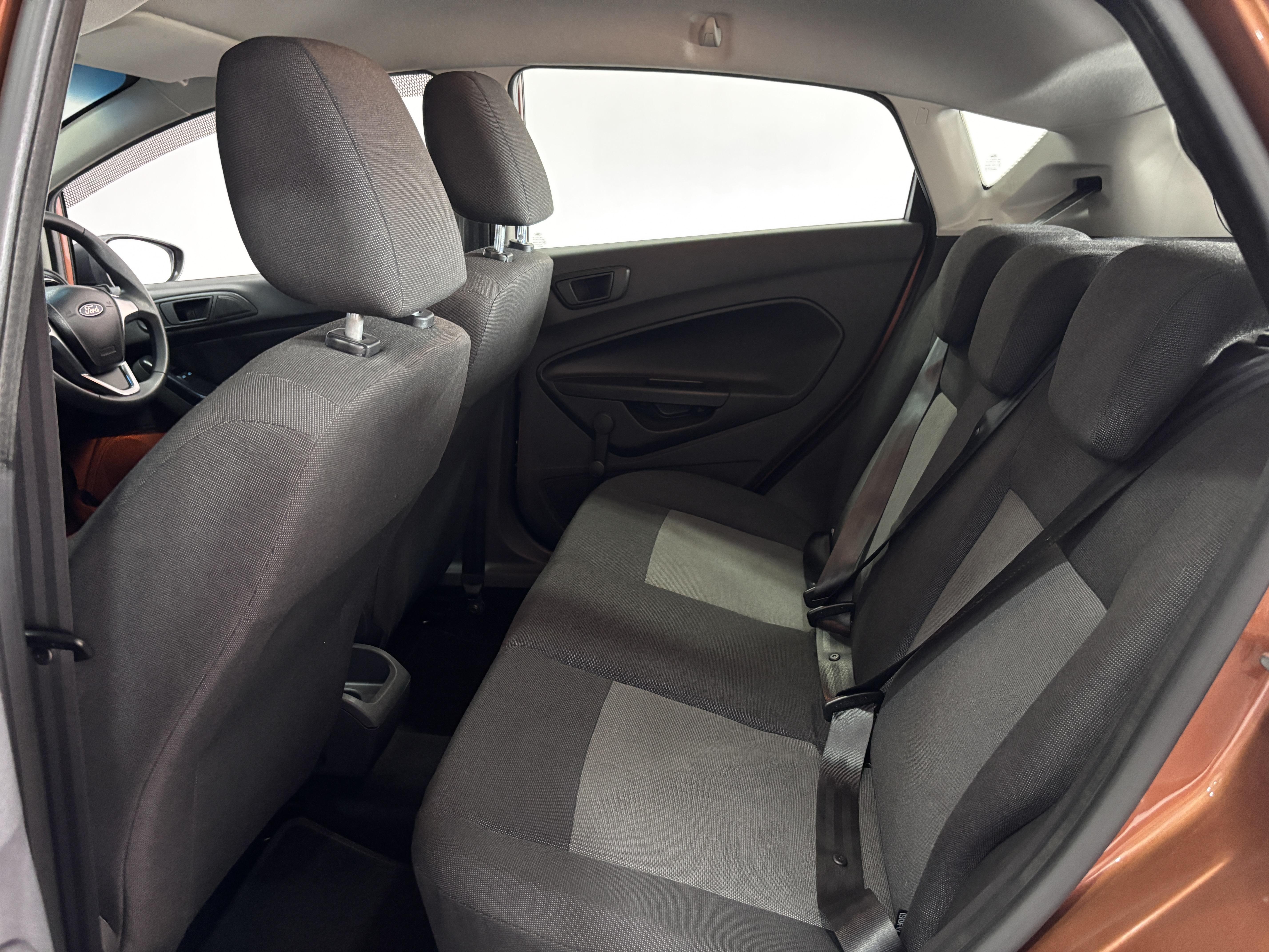 FORD FIESTA 1.4 AMBIENTE 5 DR