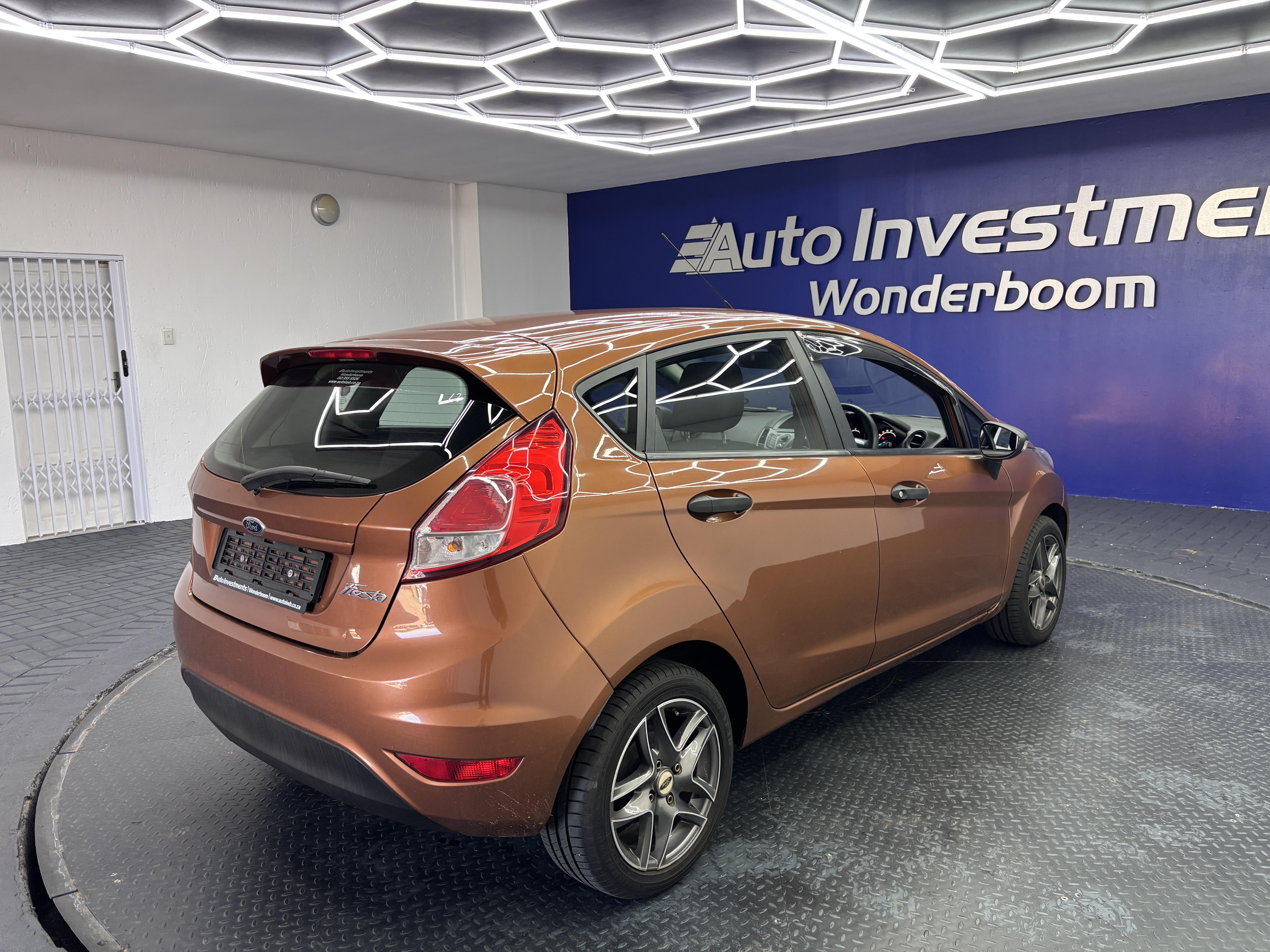 FORD FIESTA 1.4 AMBIENTE 5 DR