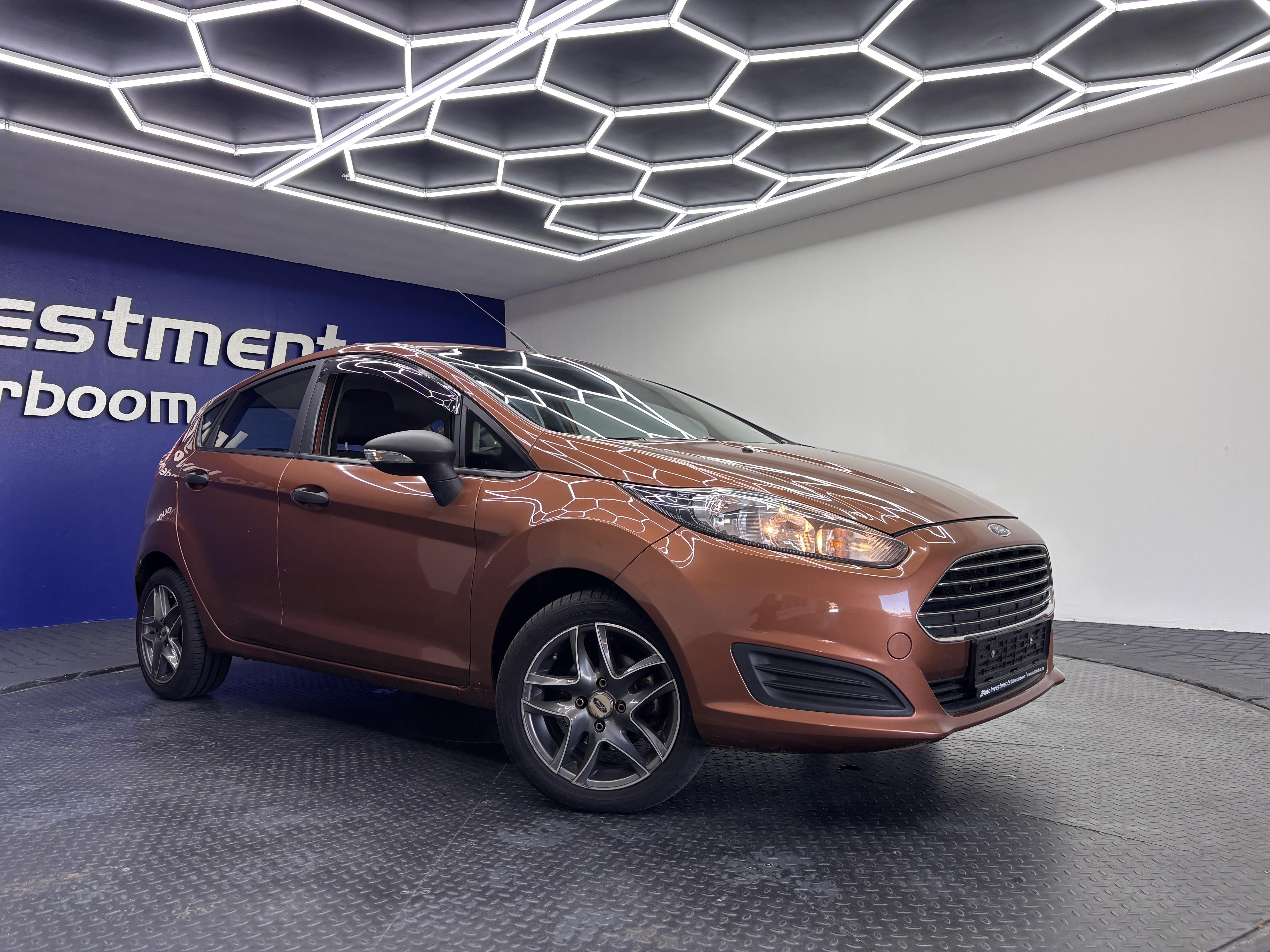 FORD FIESTA 1.4 AMBIENTE 5 DR