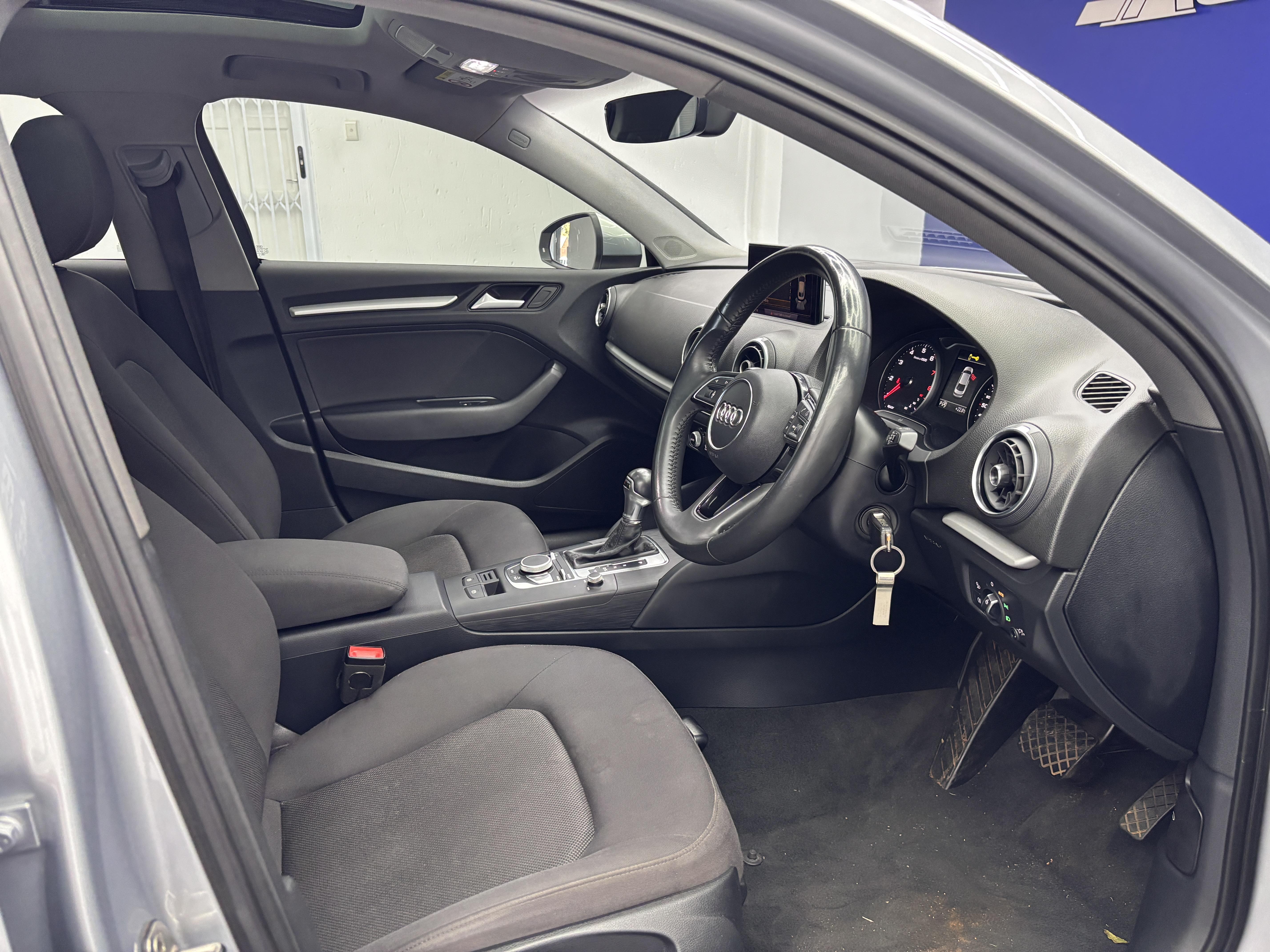 AUDI A3 1.4T FSI STRONIC (35 TFSI)