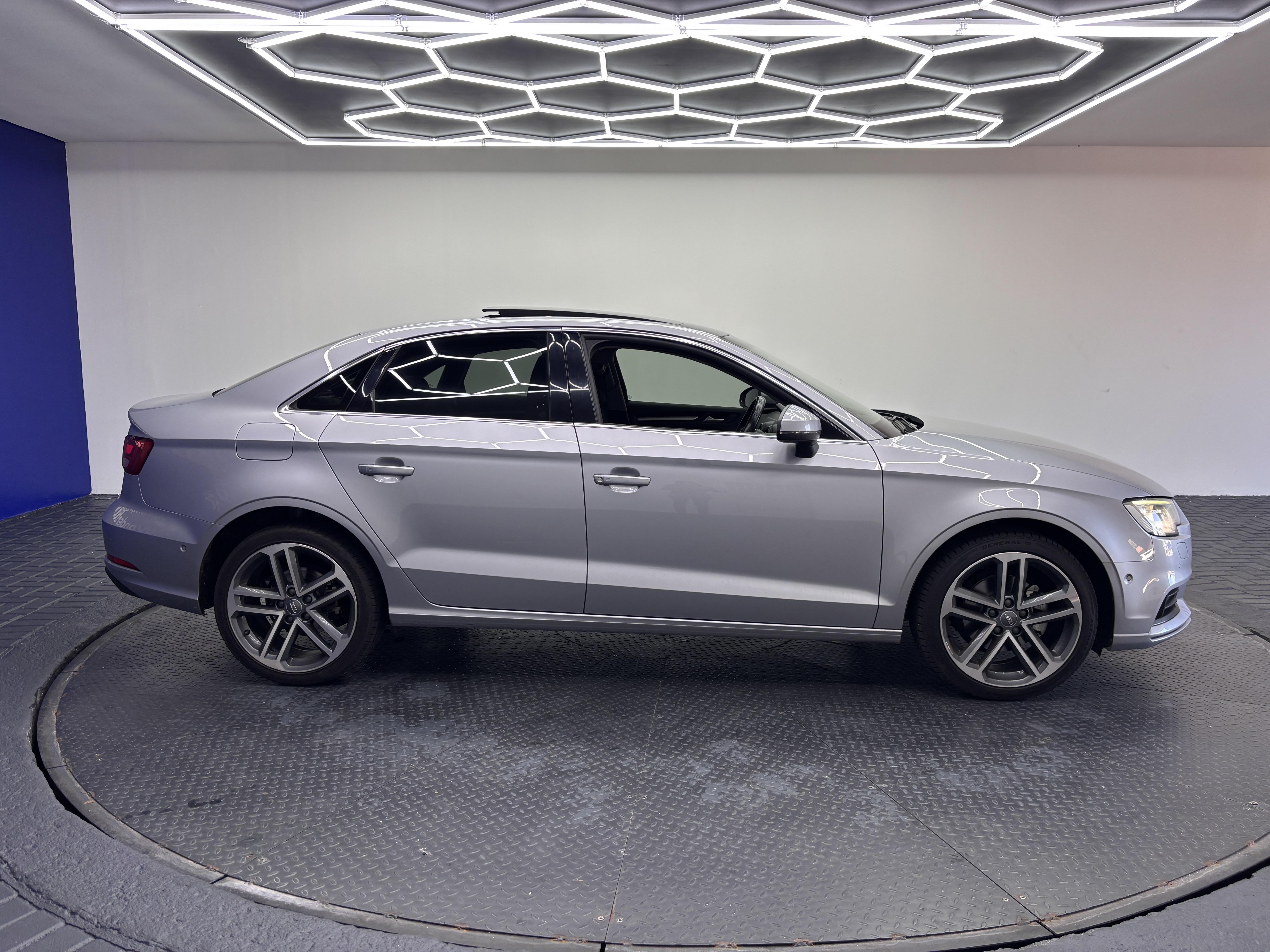 AUDI A3 1.4T FSI STRONIC (35 TFSI)