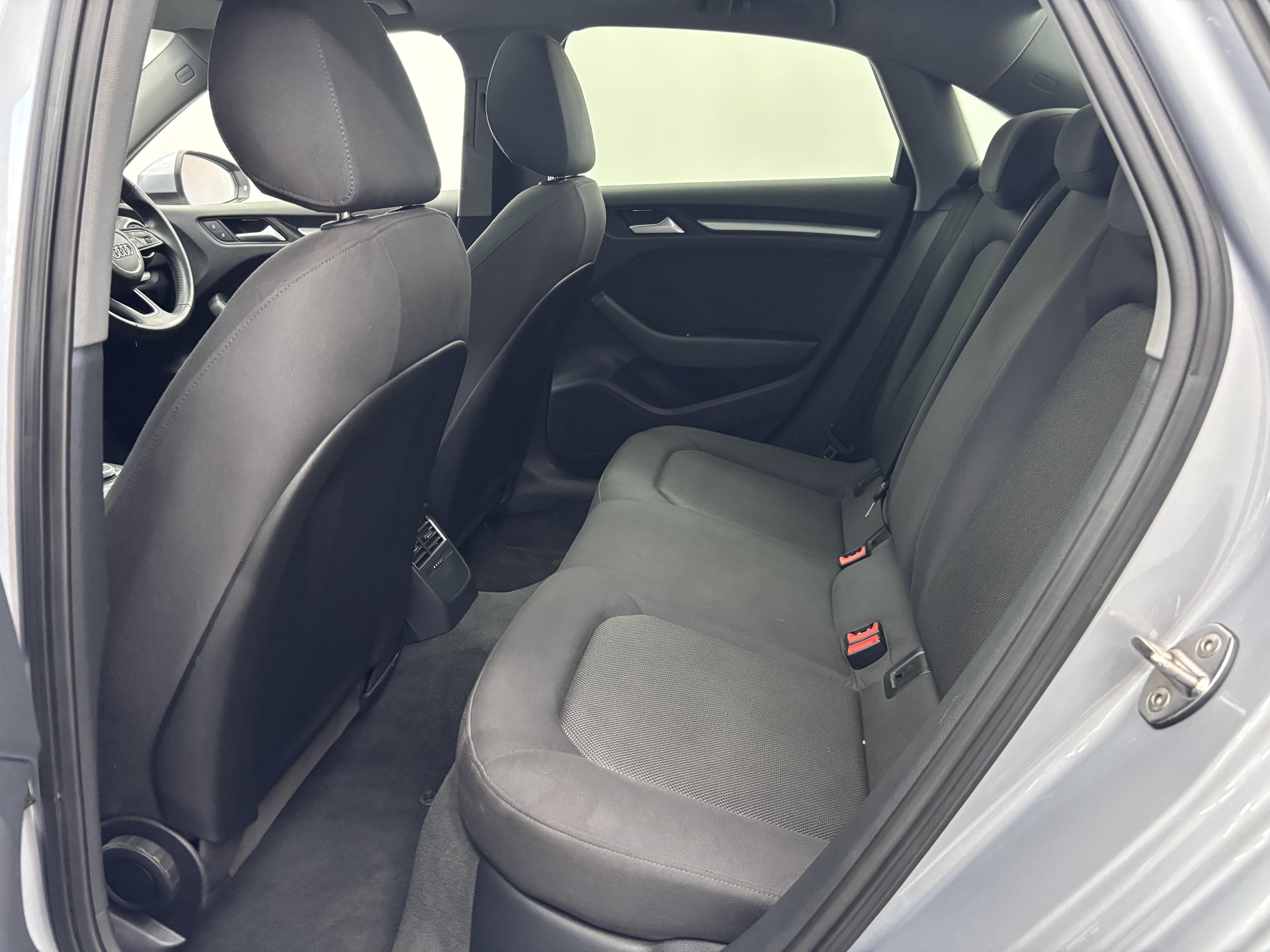 AUDI A3 1.4T FSI STRONIC (35 TFSI)
