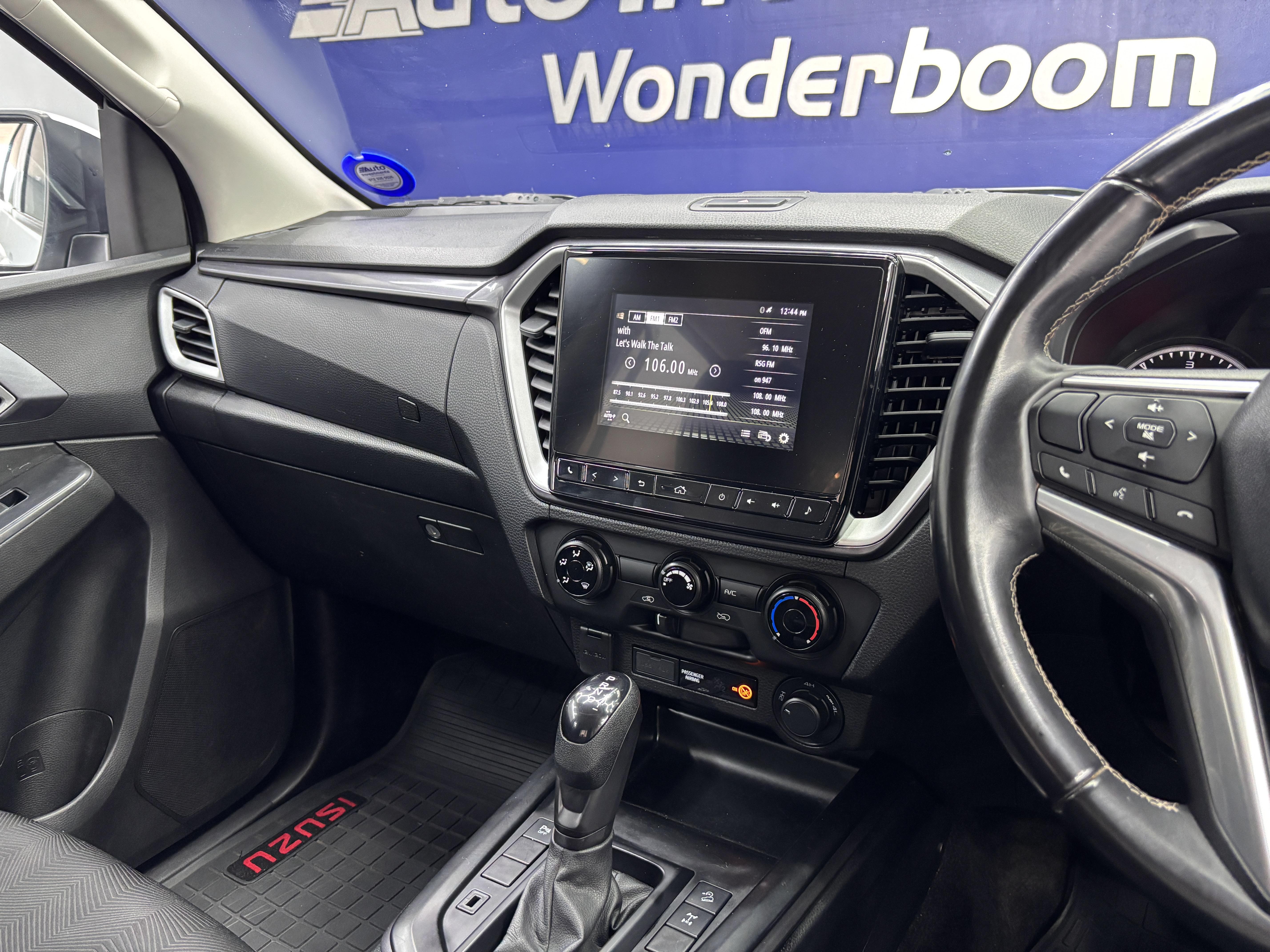 ISUZU D-MAX 3.0 DDI LS 4X4 A/T D/C P/U