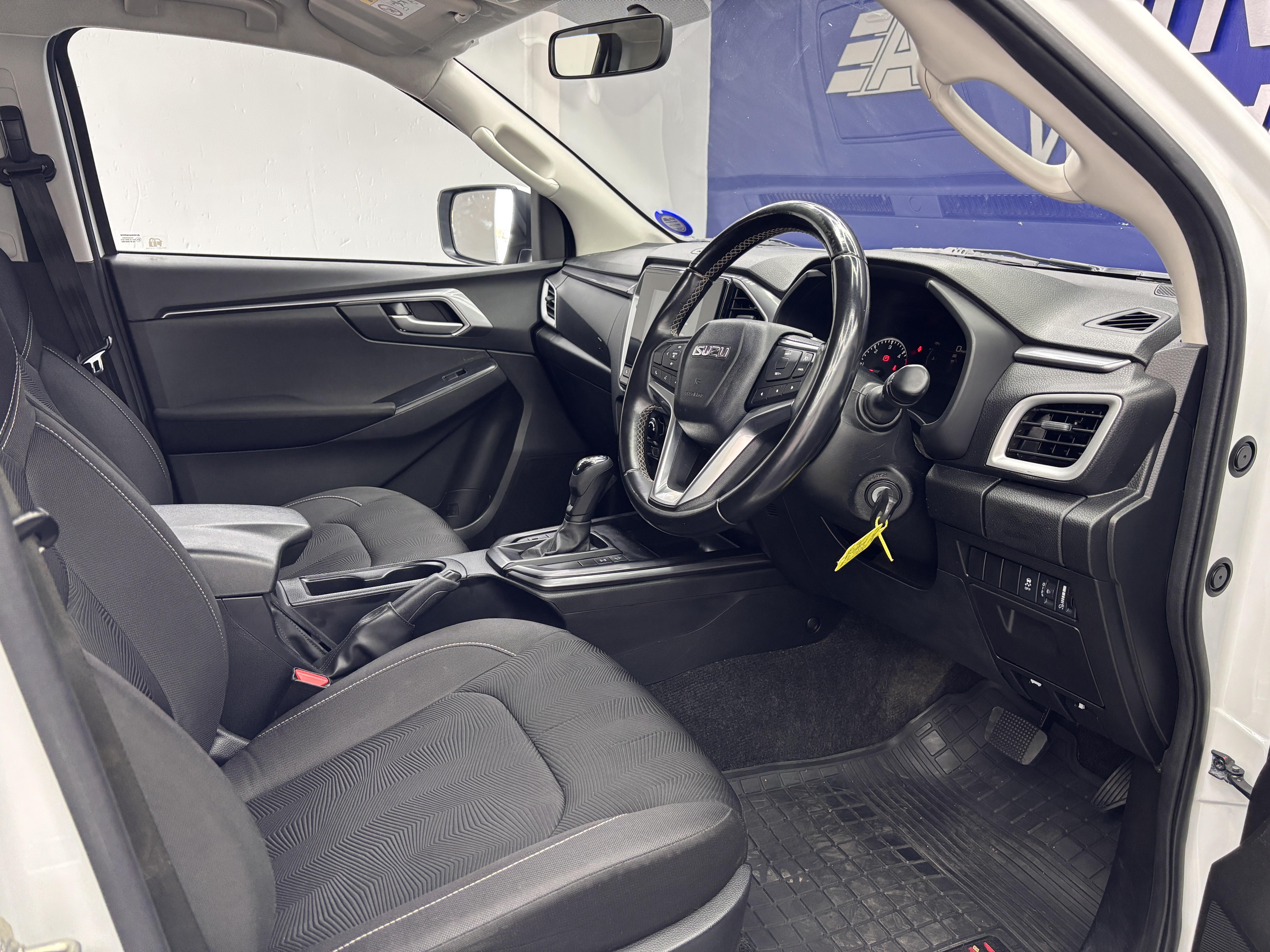ISUZU D-MAX 3.0 DDI LS 4X4 A/T D/C P/U