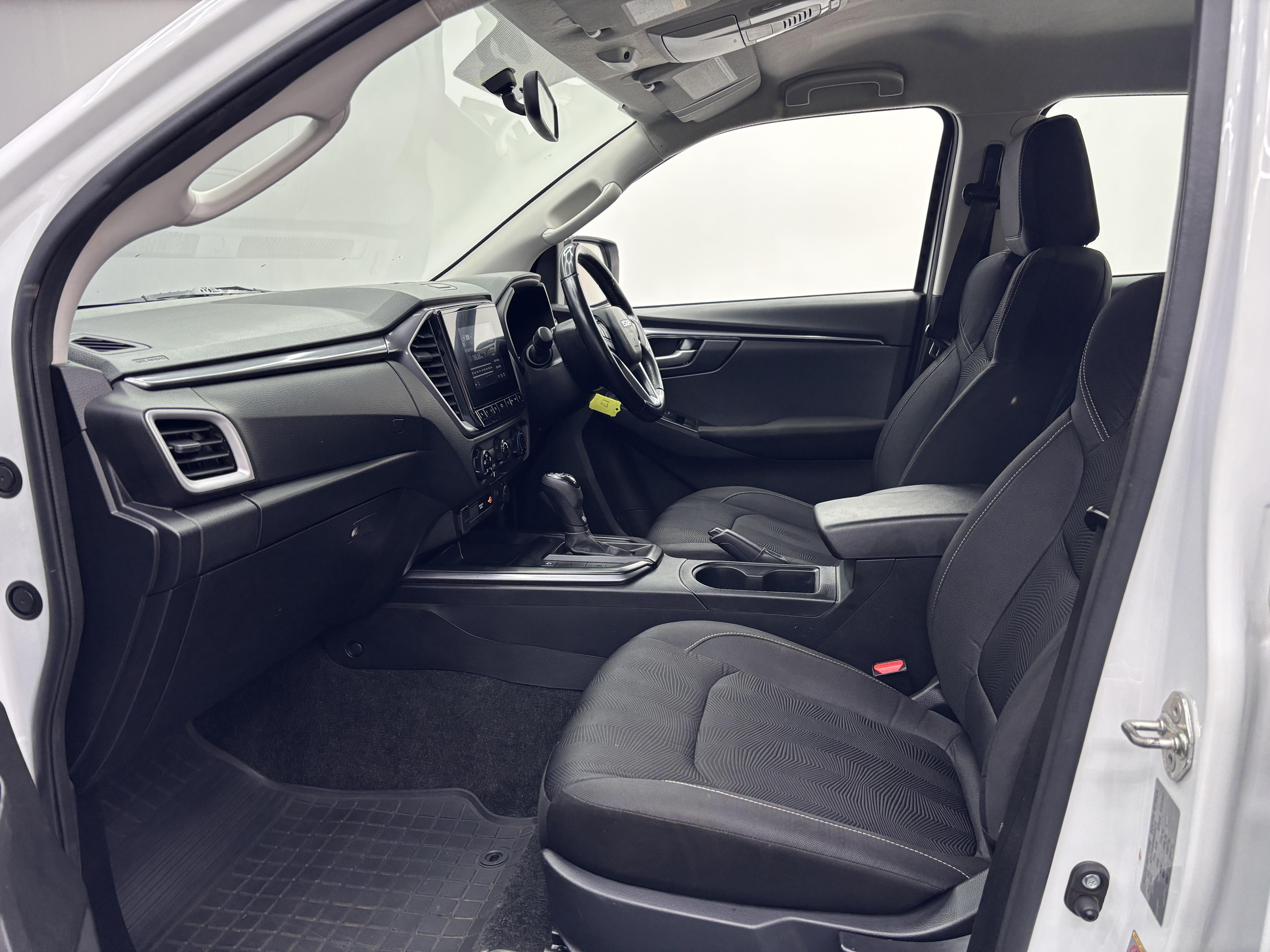 ISUZU D-MAX 3.0 DDI LS 4X4 A/T D/C P/U