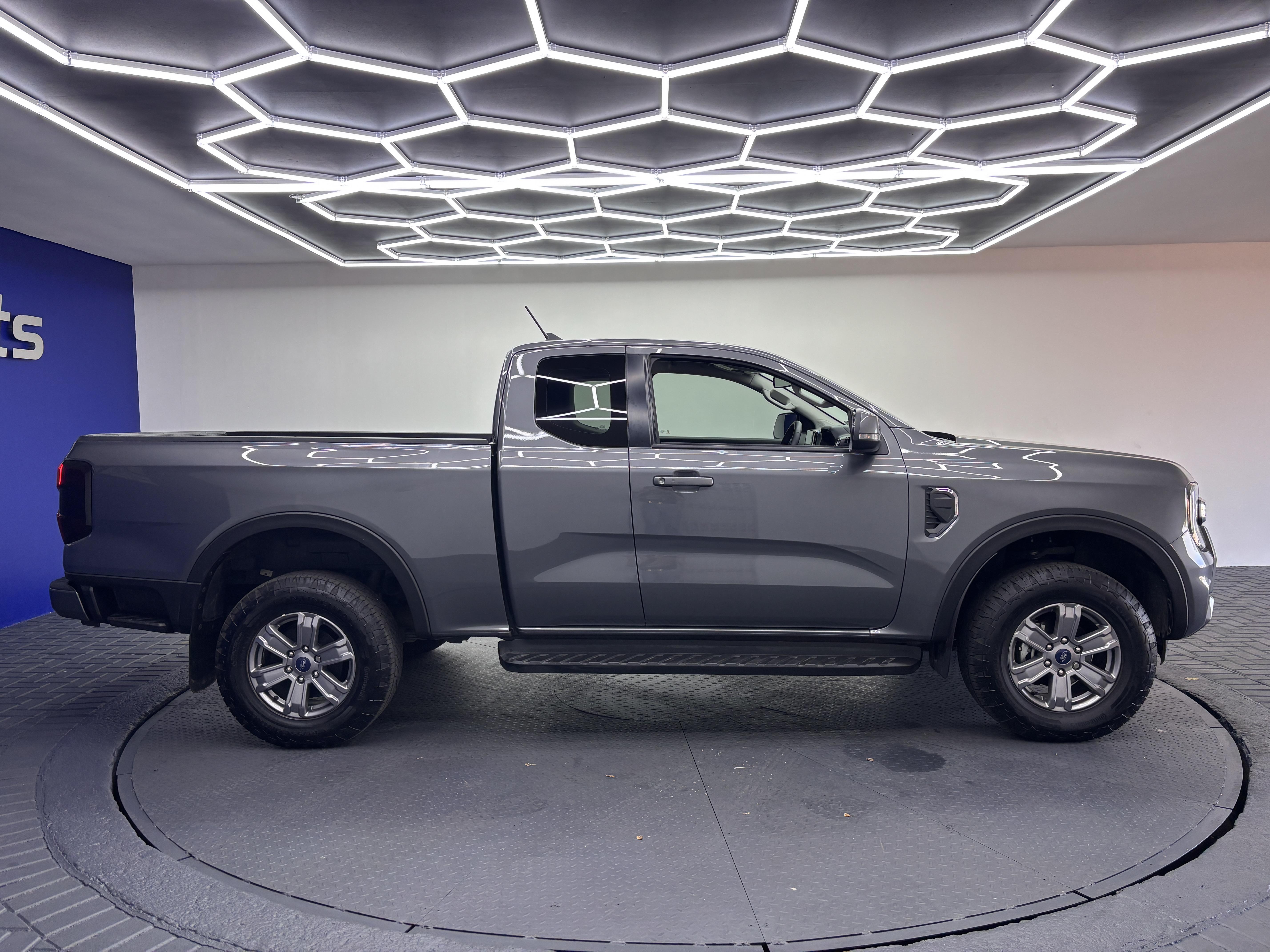 FORD RANGER 2.0D BI TURBO XLT HR A/T 4X4 SUPER CAB P/U