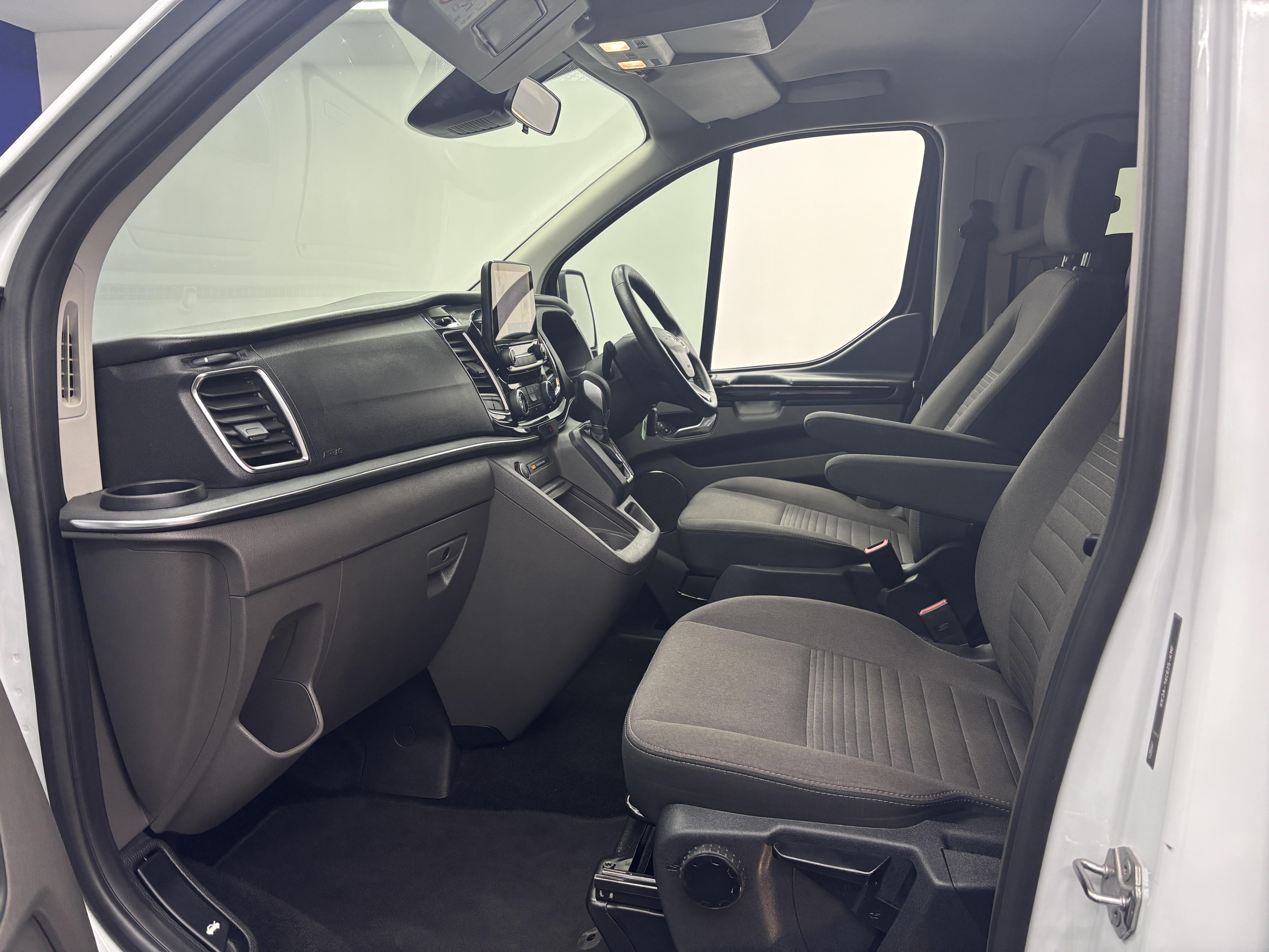 FORD TOURNEO CUSTOM LTD 2.0TDCI A/T (136KW)