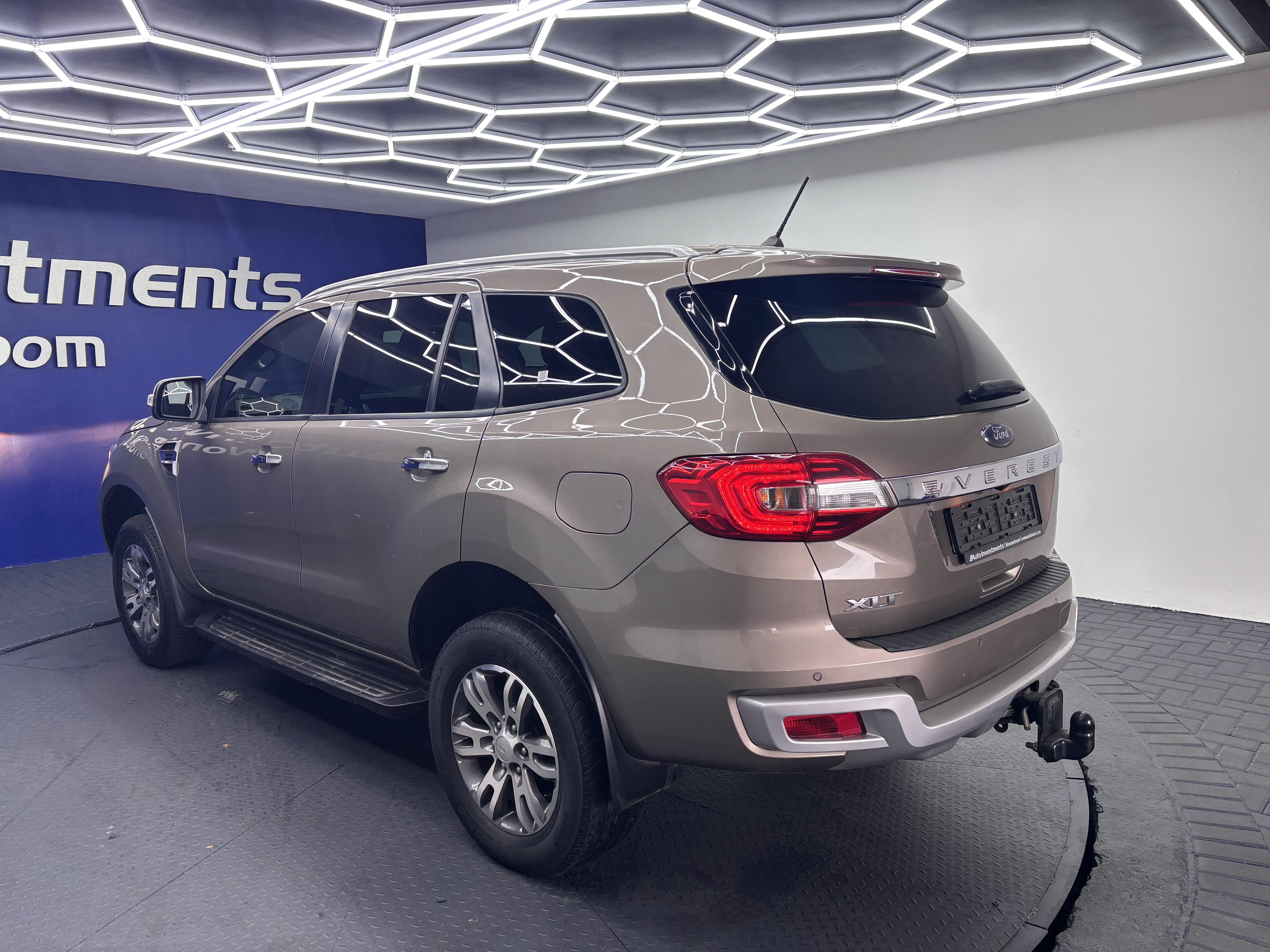 FORD EVEREST 2.0D BI-TURBO XLT A/T