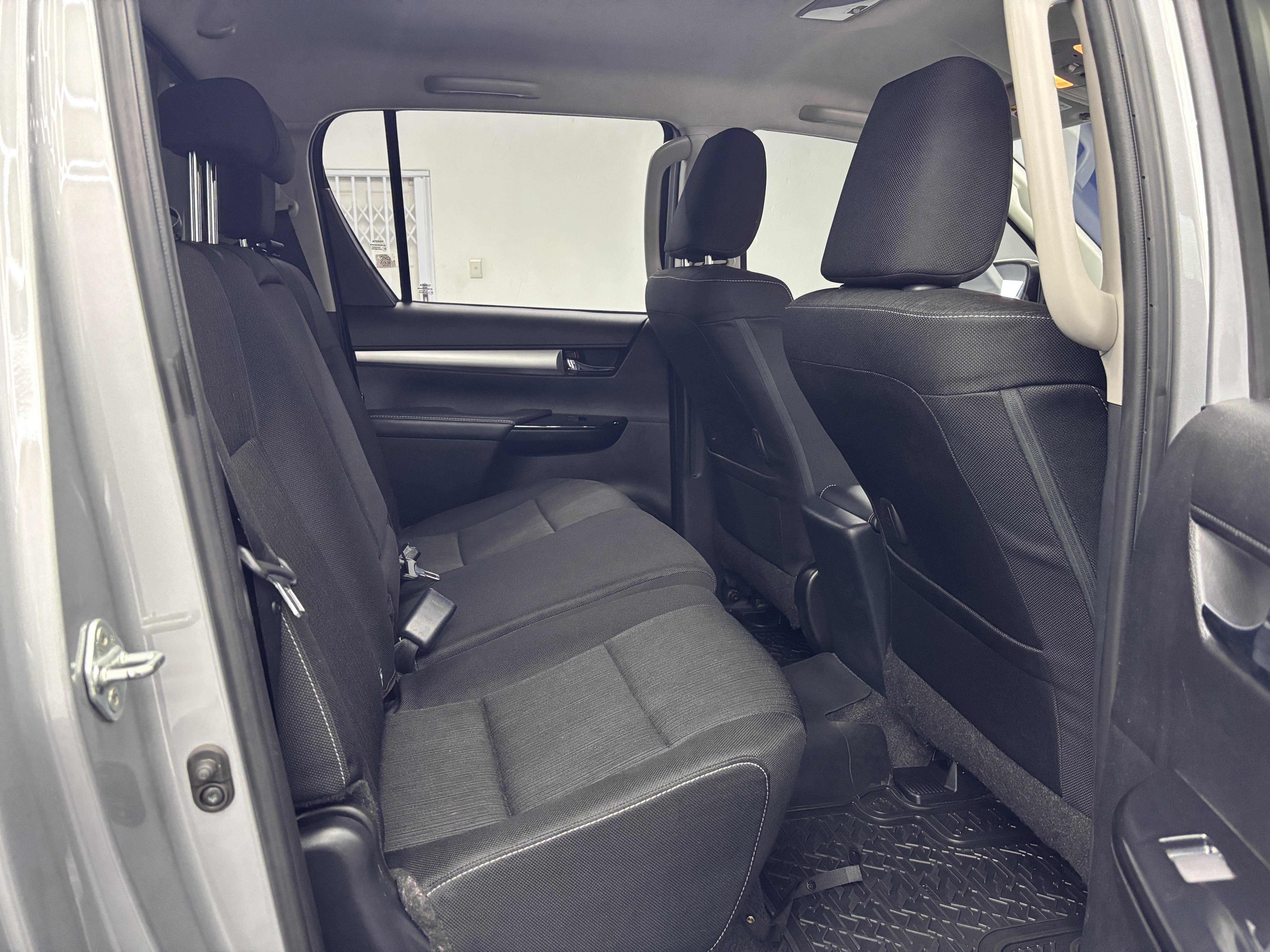 TOYOTA HILUX 2.8 GD-6 RAIDER 4X4 A/T P/U D/C