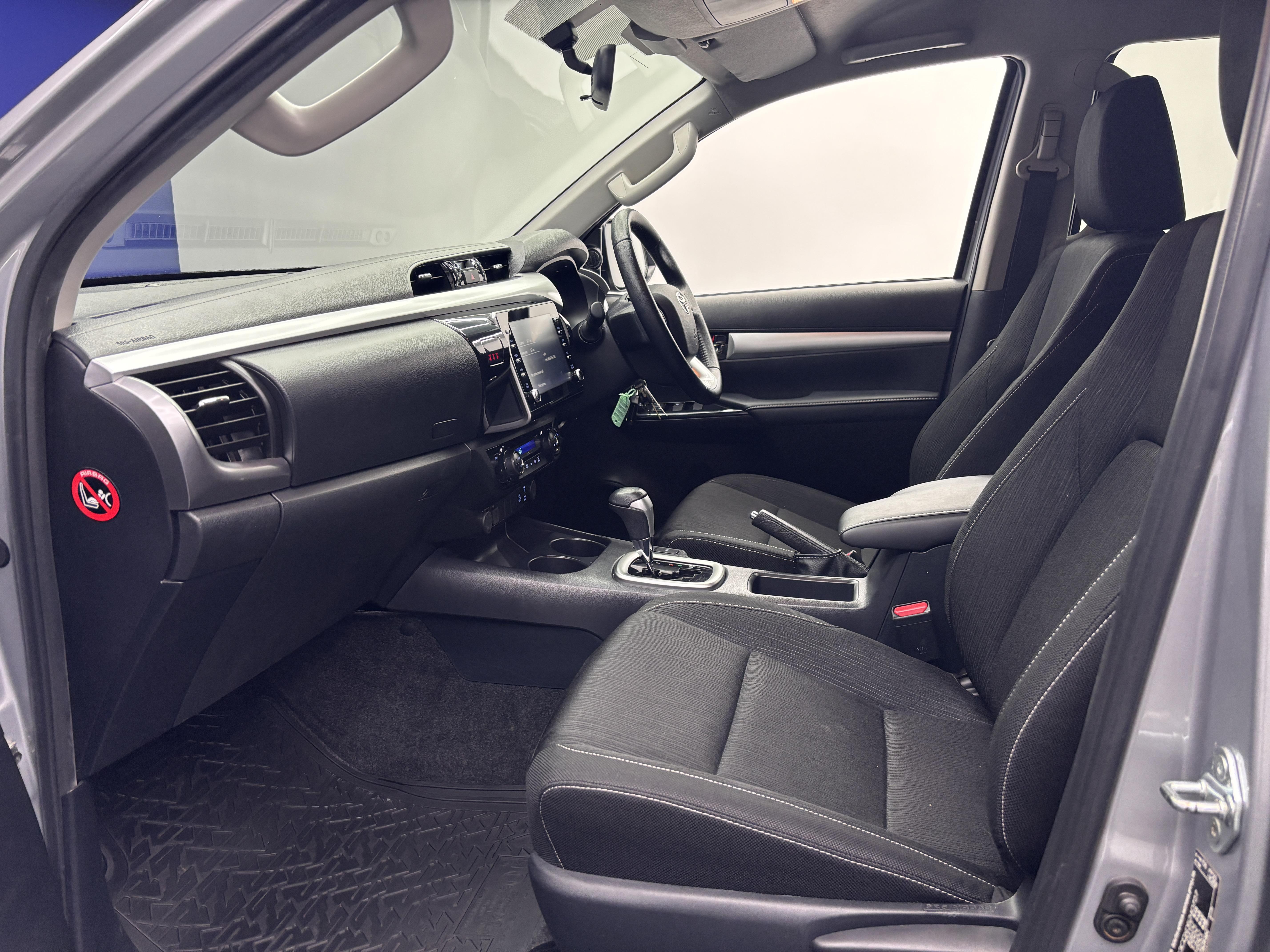 TOYOTA HILUX 2.8 GD-6 RAIDER 4X4 A/T P/U D/C