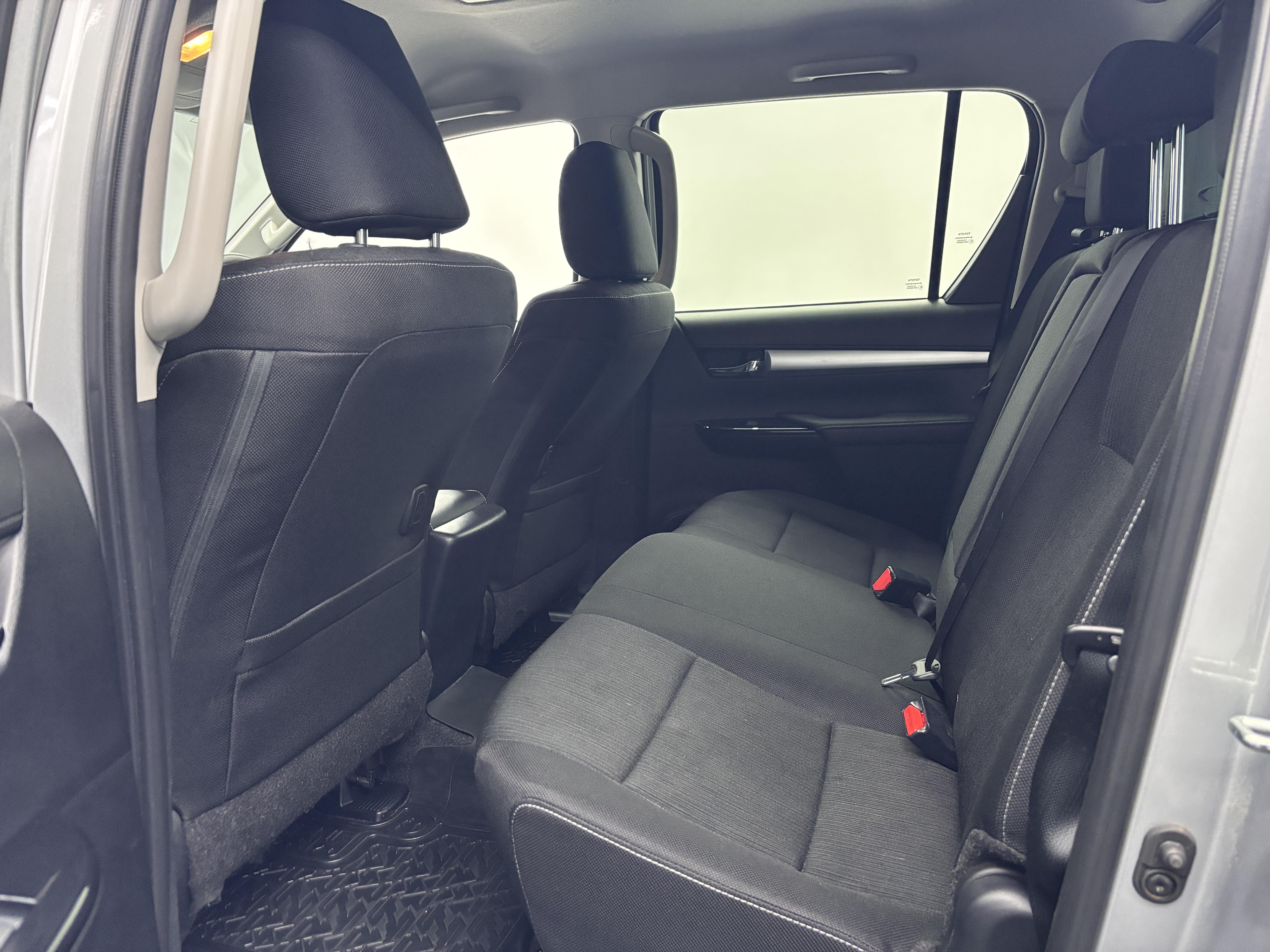 TOYOTA HILUX 2.8 GD-6 RAIDER 4X4 A/T P/U D/C