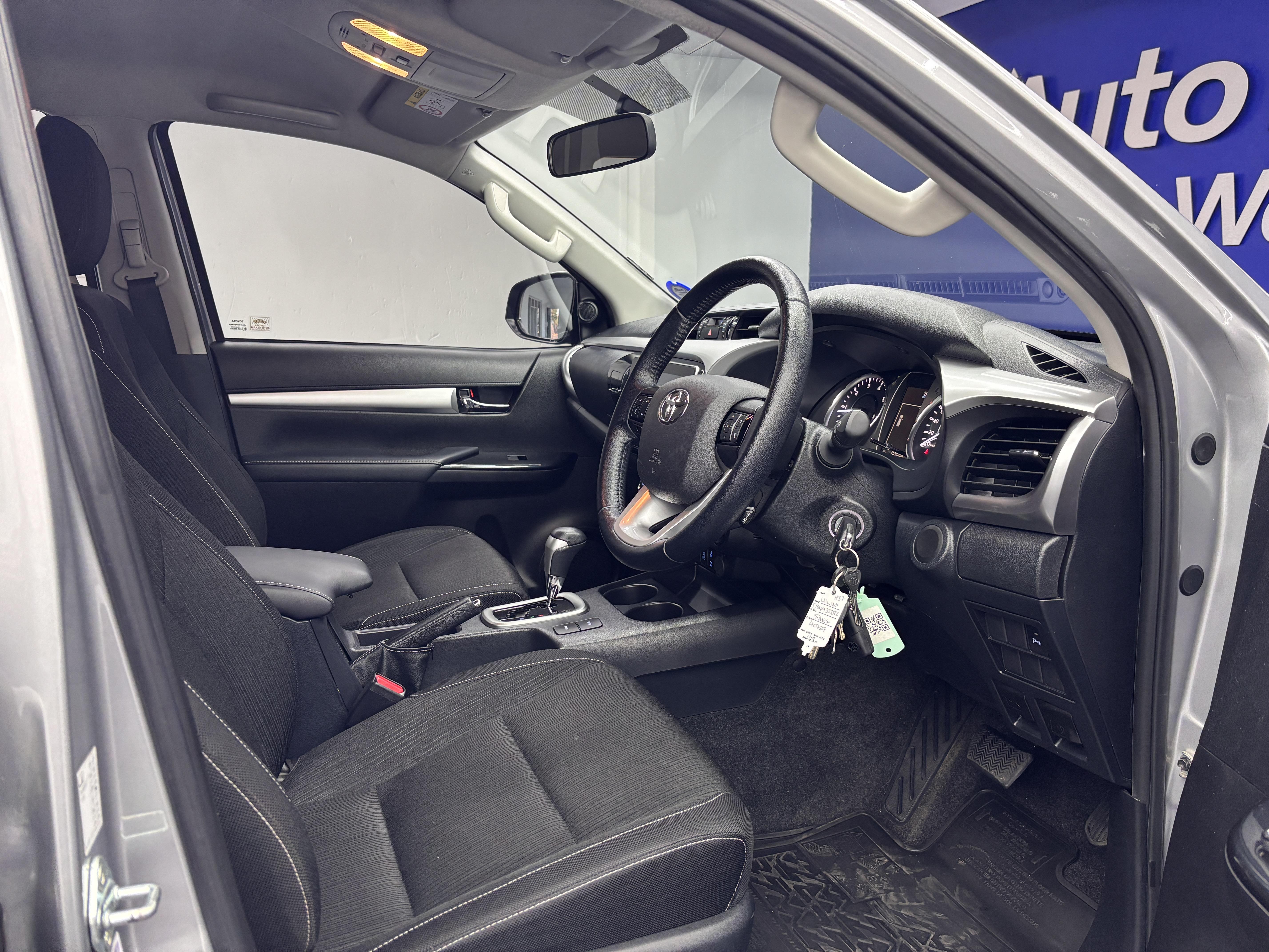 TOYOTA HILUX 2.8 GD-6 RAIDER 4X4 A/T P/U D/C