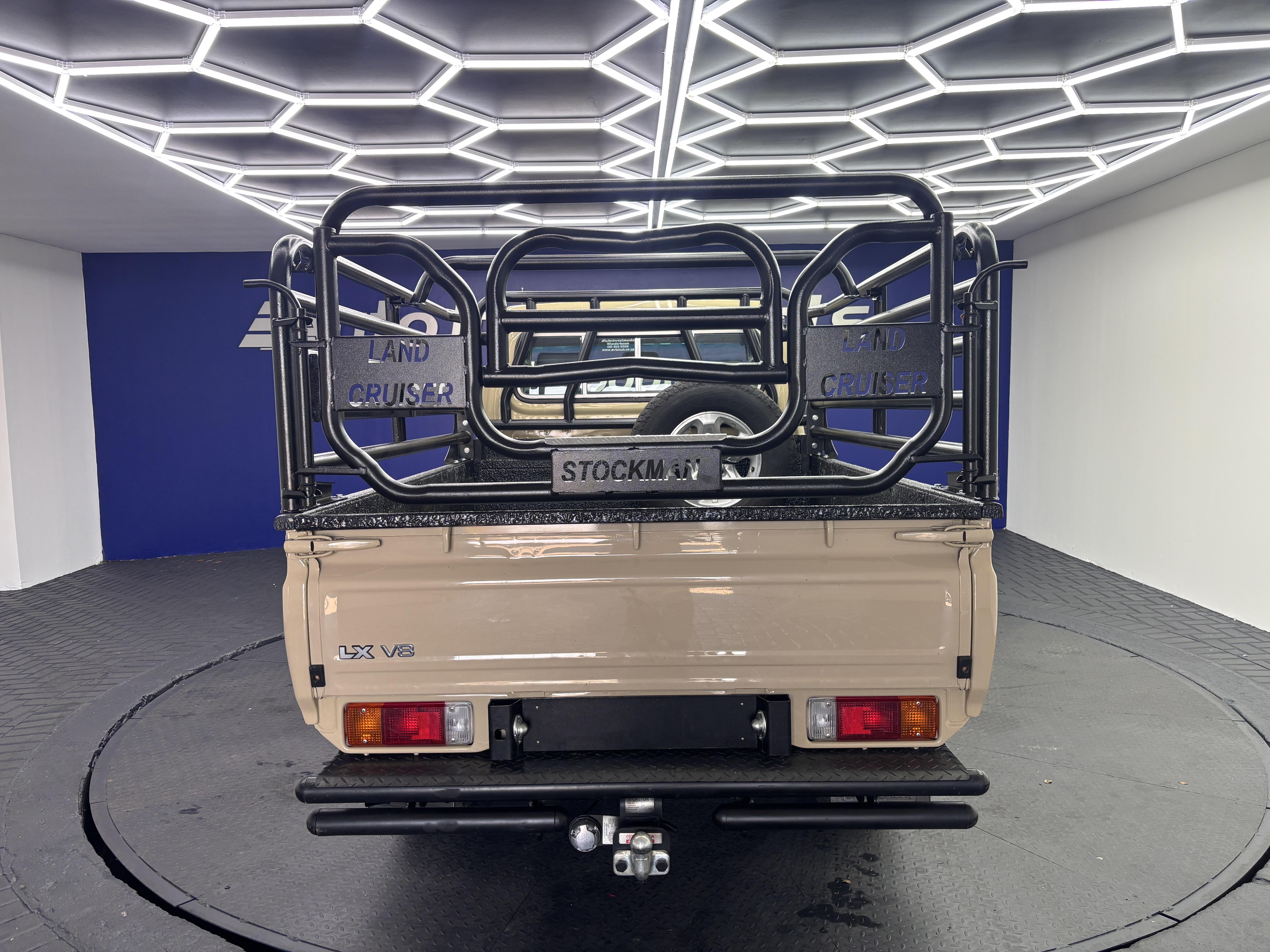 TOYOTA LAND CRUISER PICK UP LAND CRUISER 79 4.5D 70TH ED P/U S/C