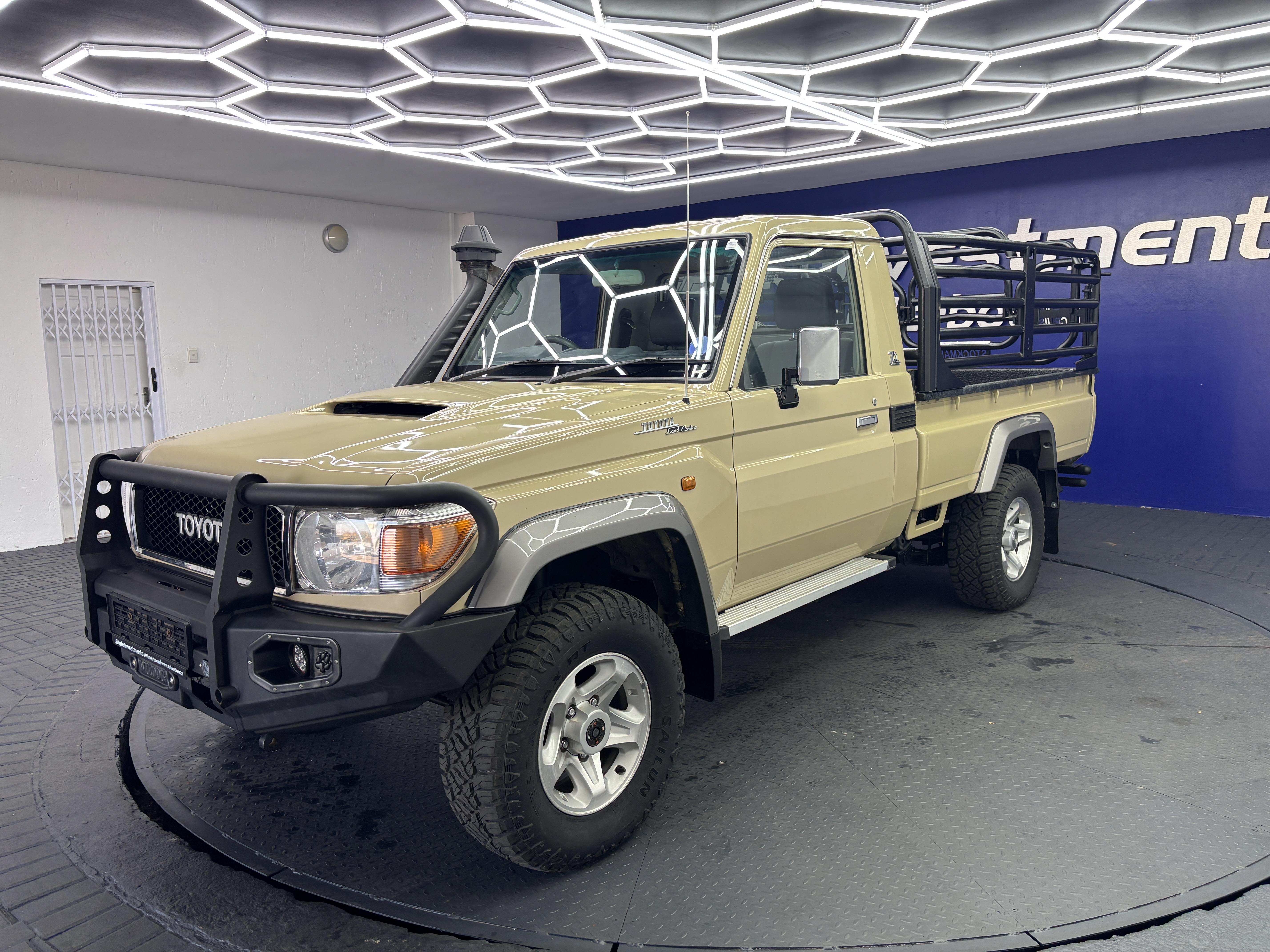 TOYOTA LAND CRUISER PICK UP LAND CRUISER 79 4.5D 70TH ED P/U S/C