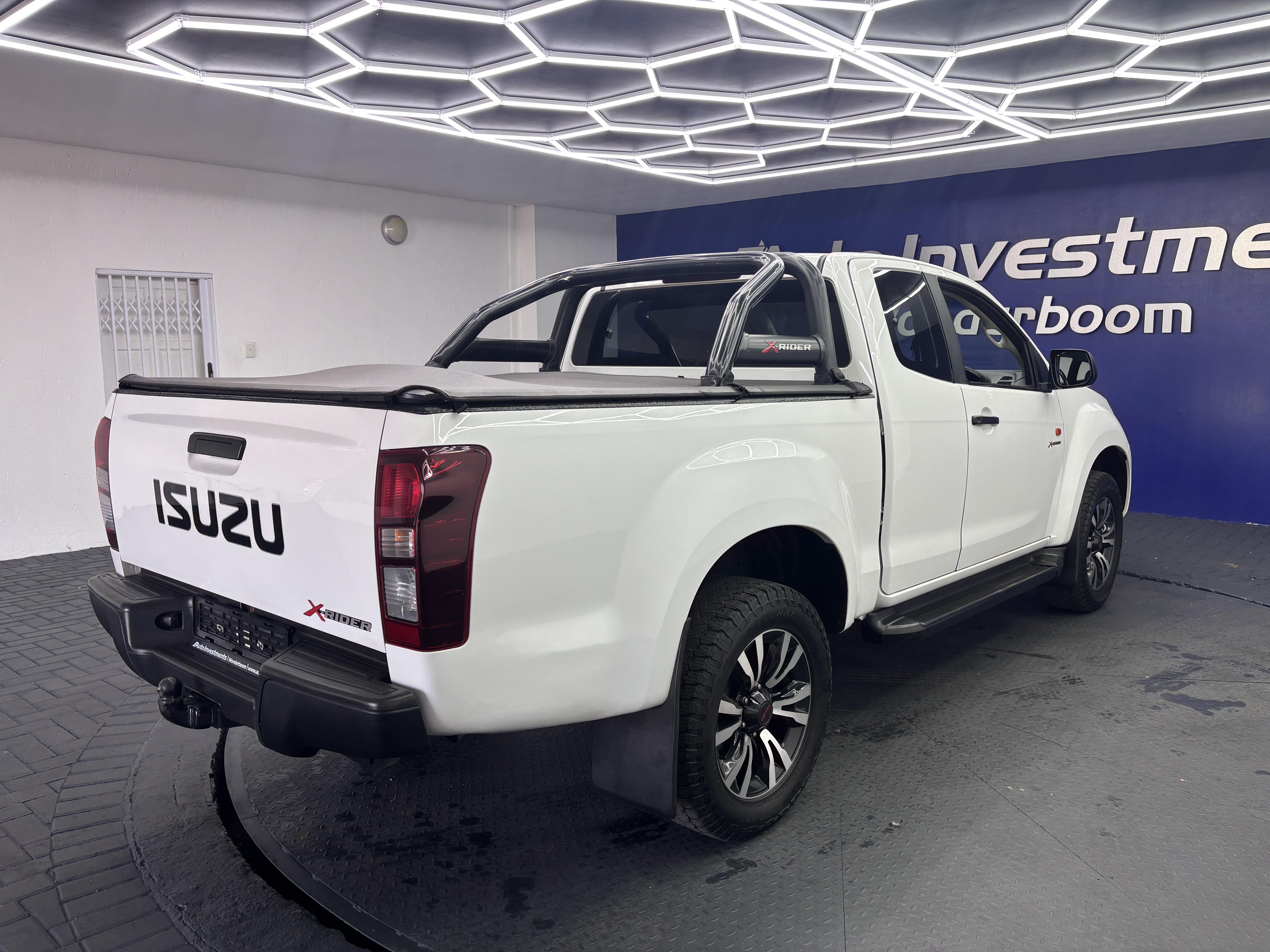 ISUZU D-MAX 250 HO X-RIDER A/T E/CAB P/U