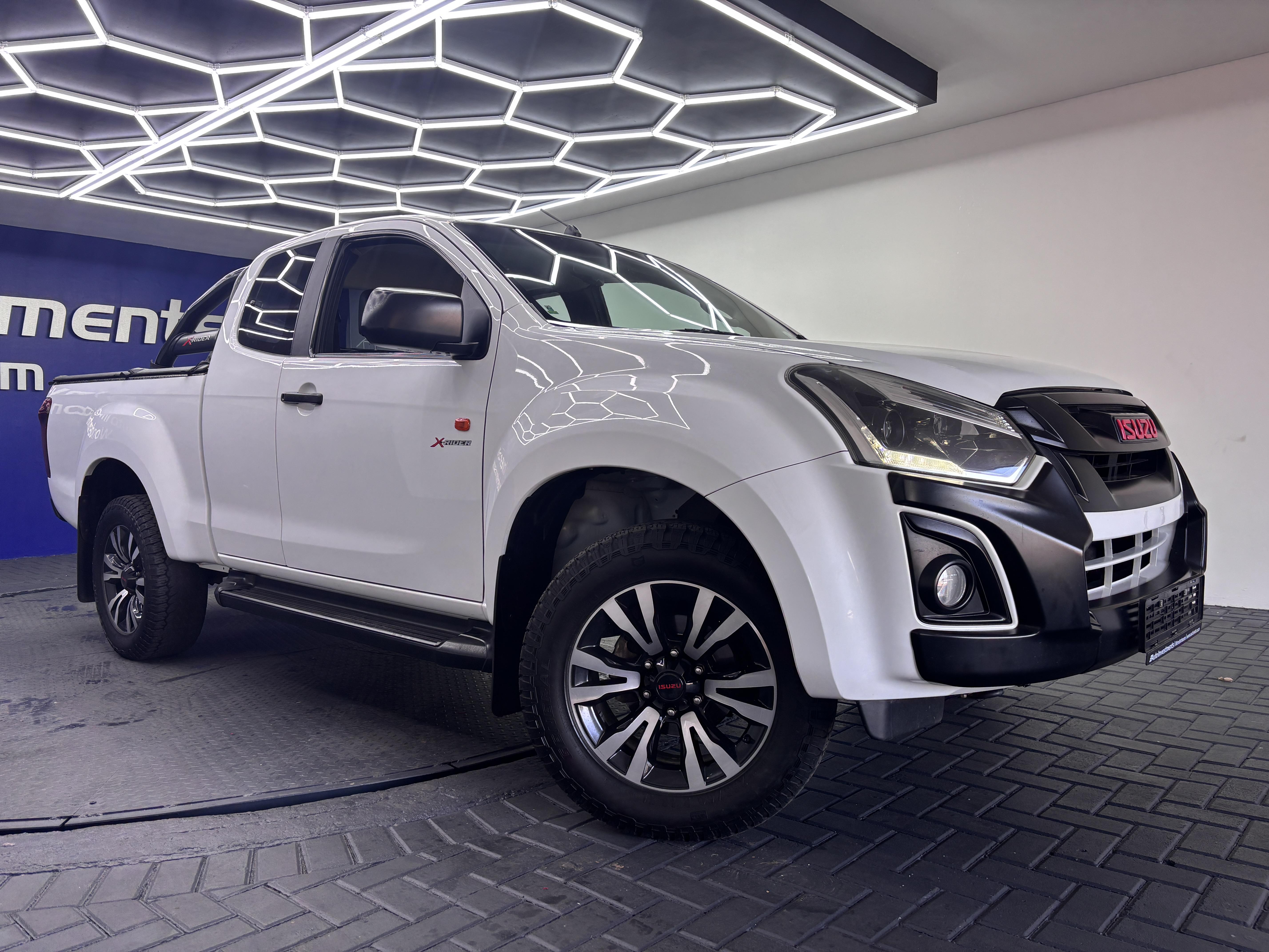 ISUZU D-MAX 250 HO X-RIDER A/T E/CAB P/U