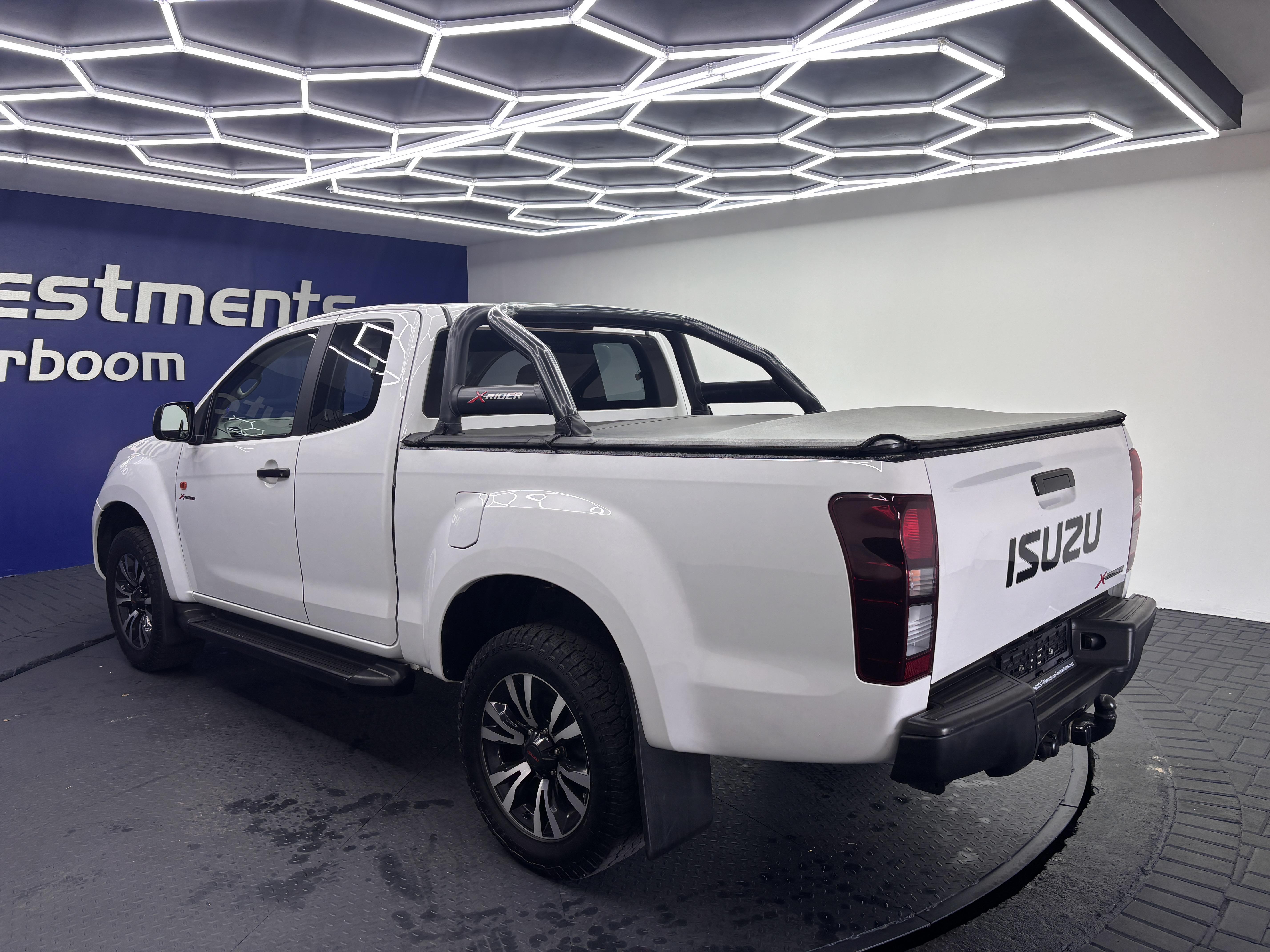 ISUZU D-MAX 250 HO X-RIDER A/T E/CAB P/U
