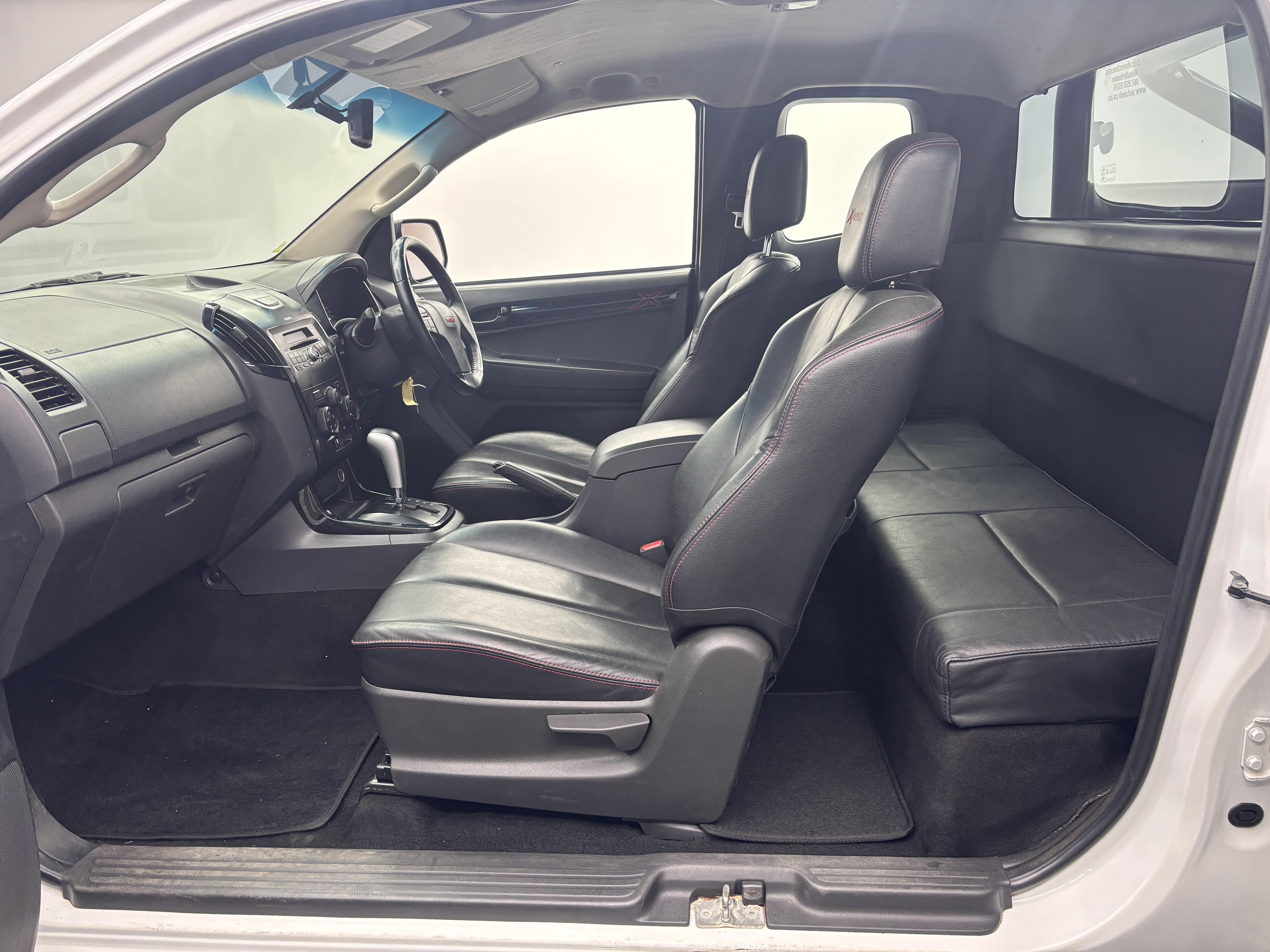 ISUZU D-MAX 250 HO X-RIDER A/T E/CAB P/U