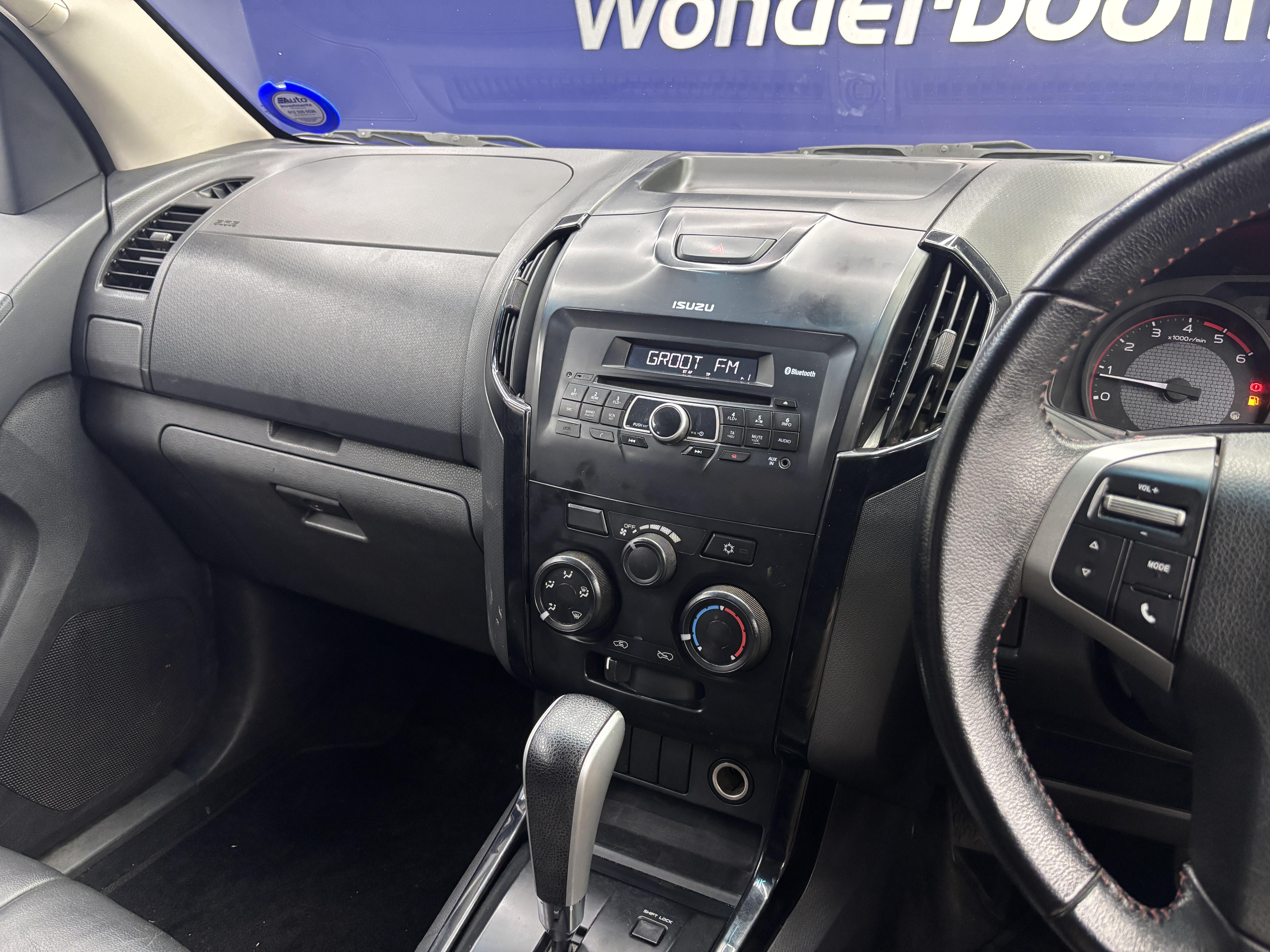 ISUZU D-MAX 250 HO X-RIDER A/T E/CAB P/U