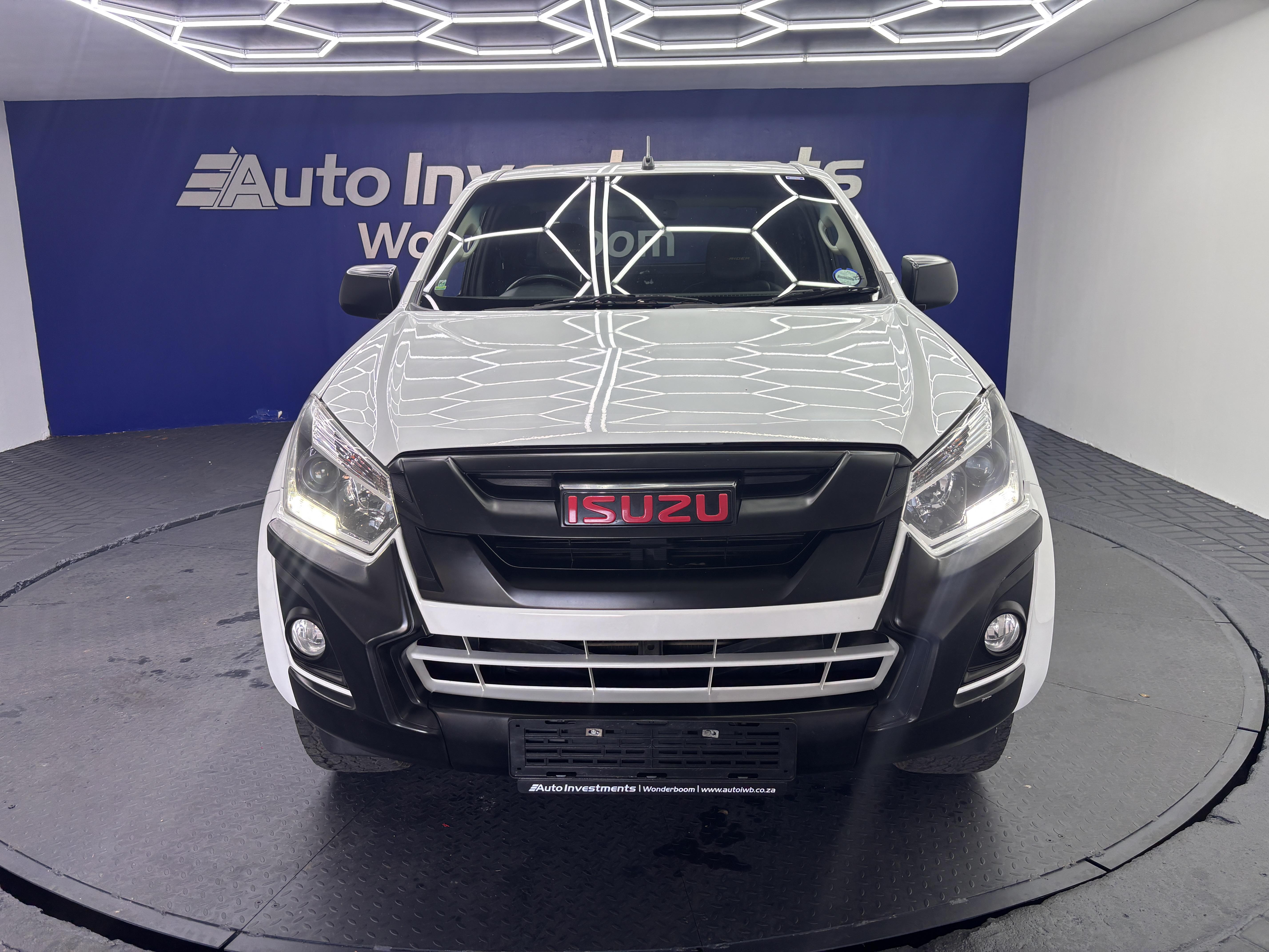 ISUZU D-MAX 250 HO X-RIDER A/T E/CAB P/U