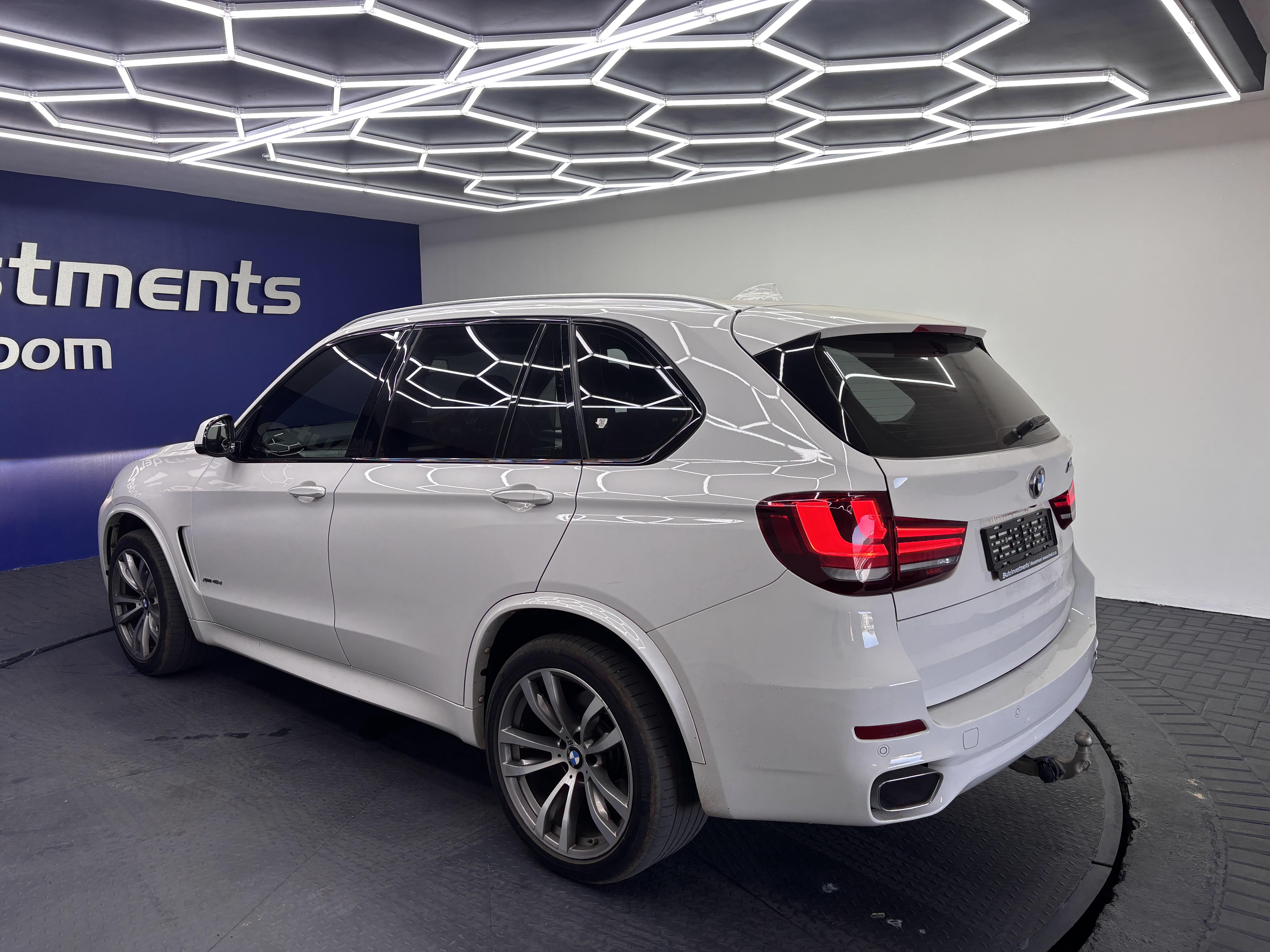 BMW X5 XDRIVE40D M-SPORT A/T (F15) - 8