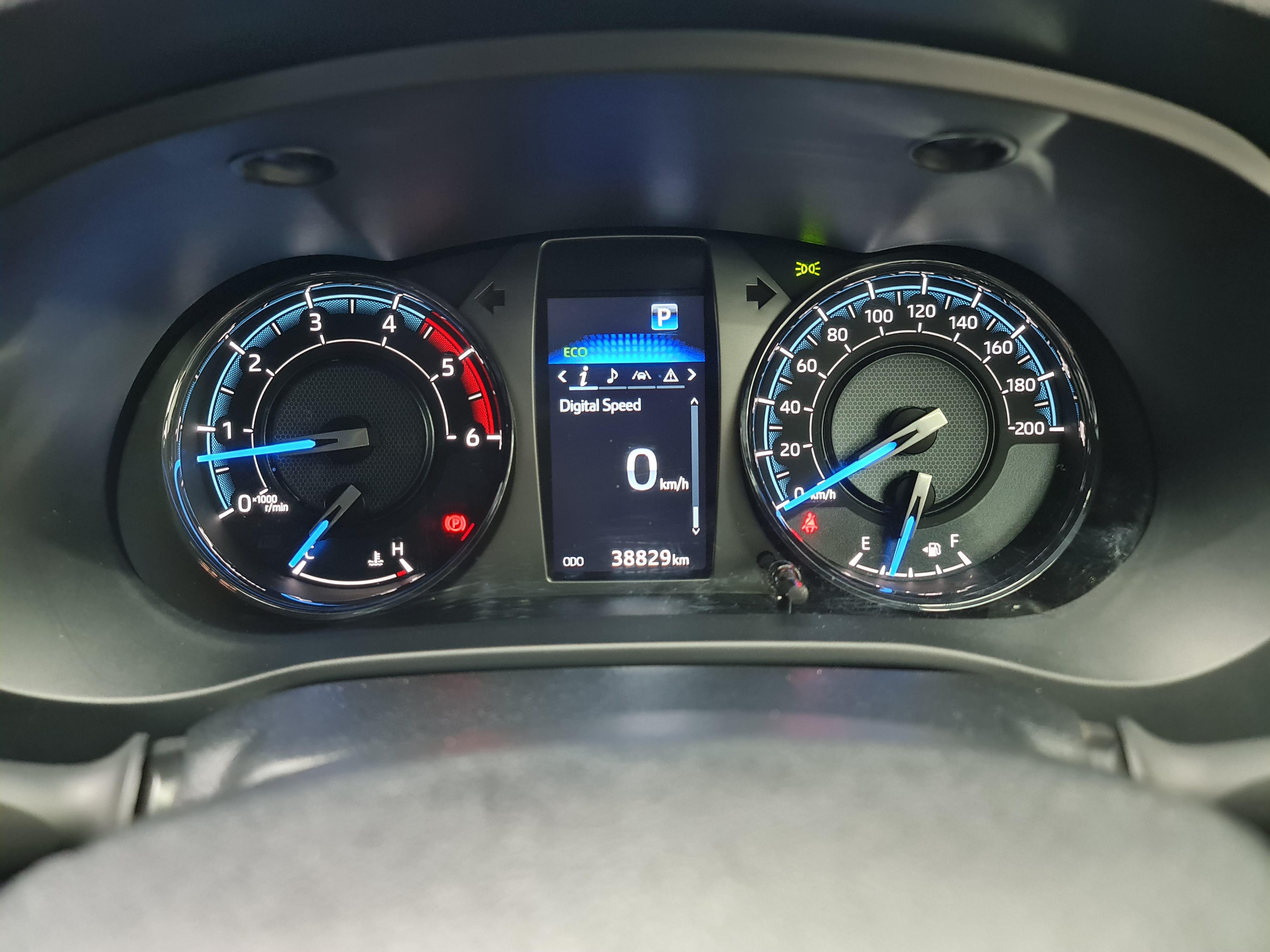 TOYOTA HILUX 2.8 GD-6 RB LEGEND A/T P/U D/C