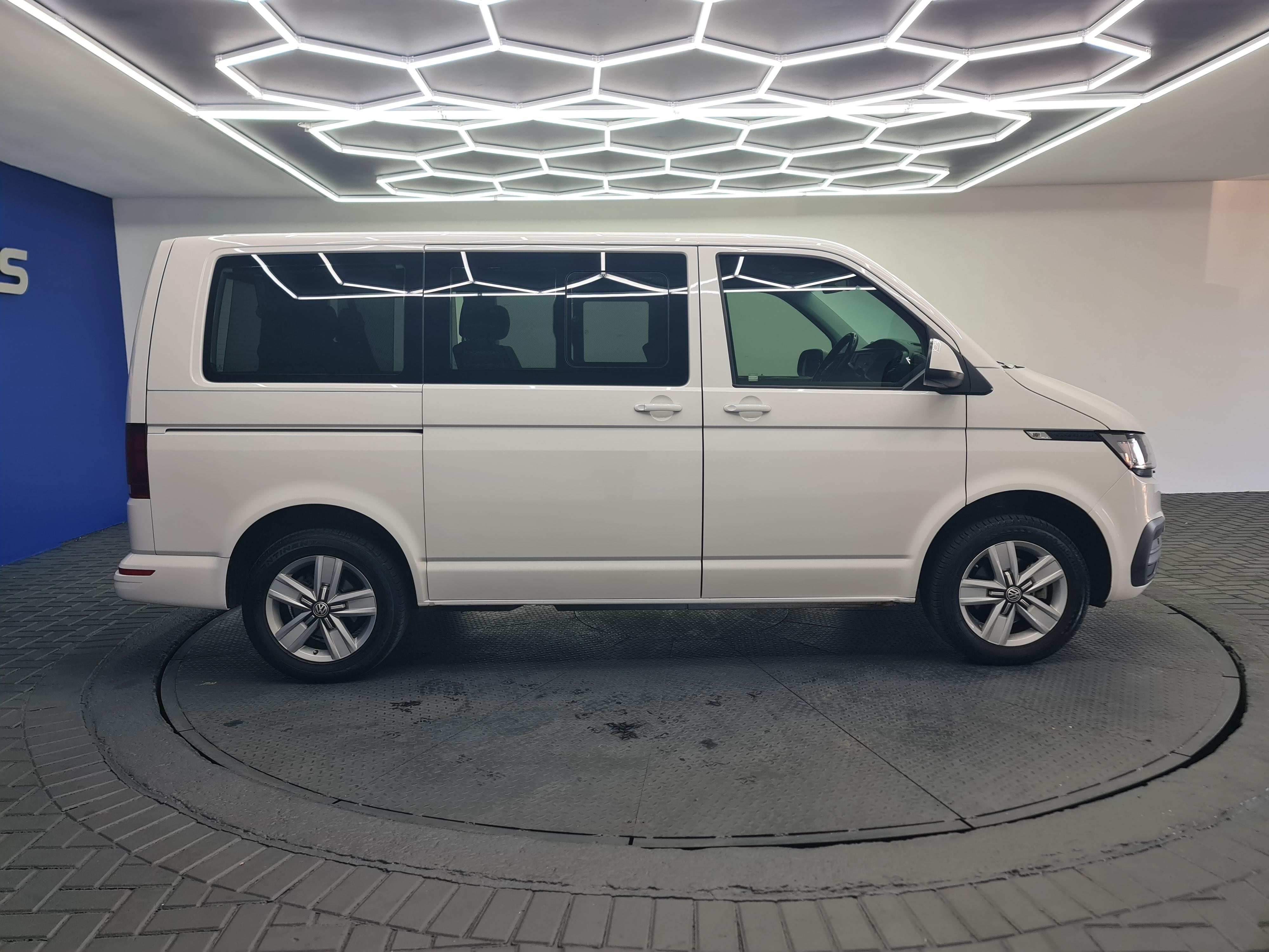 VOLKSWAGEN T6 .1 KOMBI 2.0TDI DSG 110KW TRENDLINE