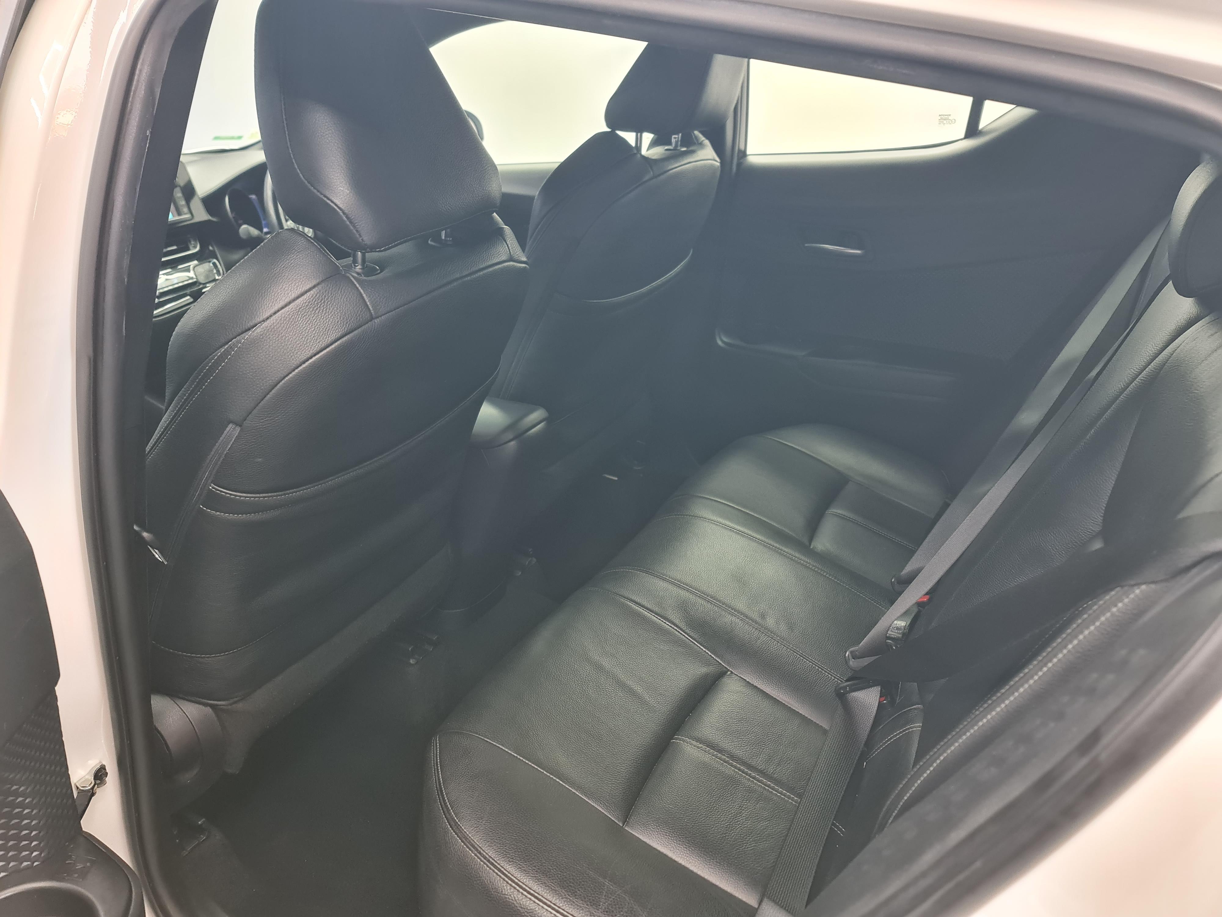 TOYOTA C-HR 1.2T PLUS CVT - 16